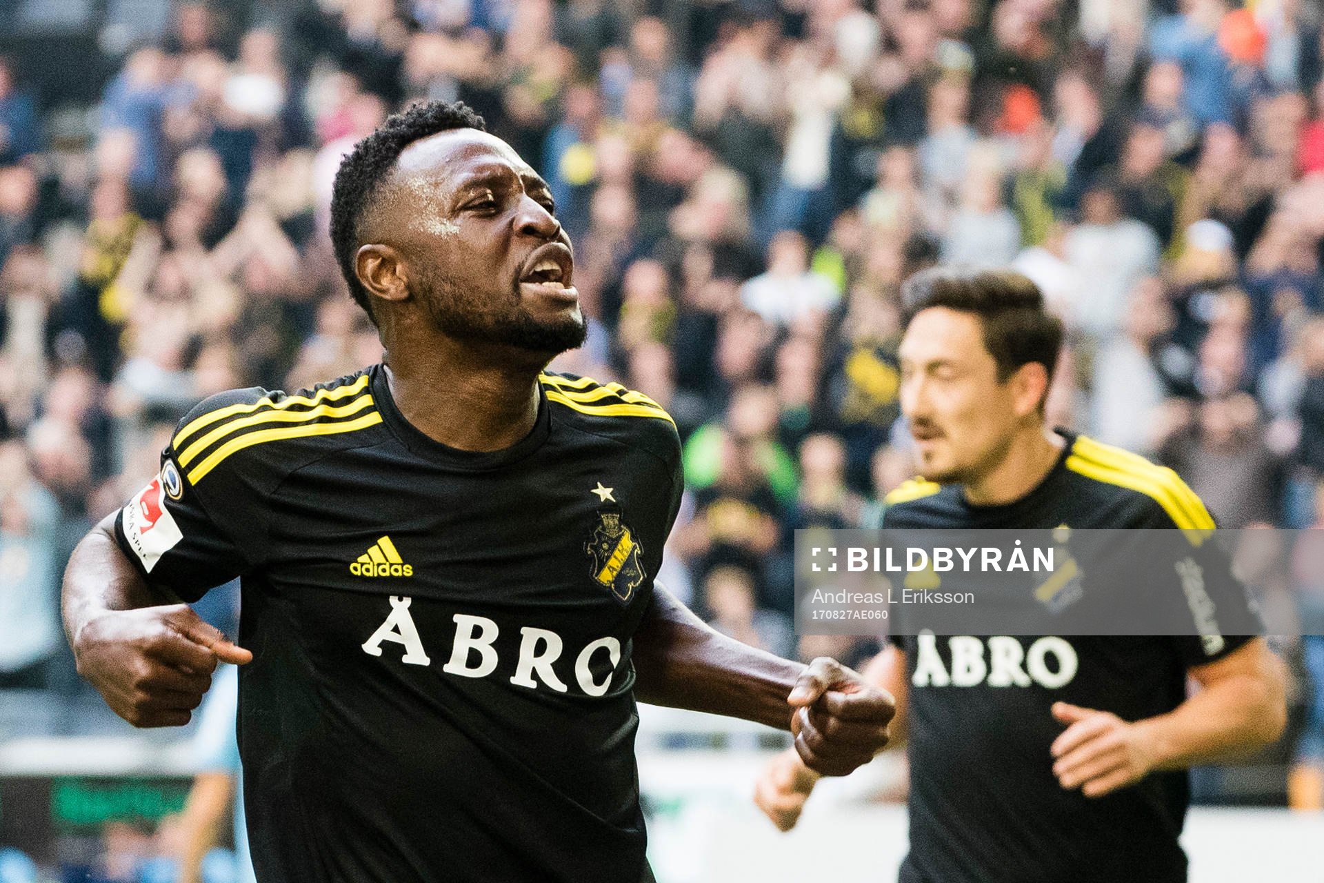 AIK:s Chinedu Ogbuke Obasi jublar efter att ha gjort 1-0 under fotbollsmatchen i Allsvenskan mellan AIK och Djurgården den 27 augusti 2017 i Stockholm.