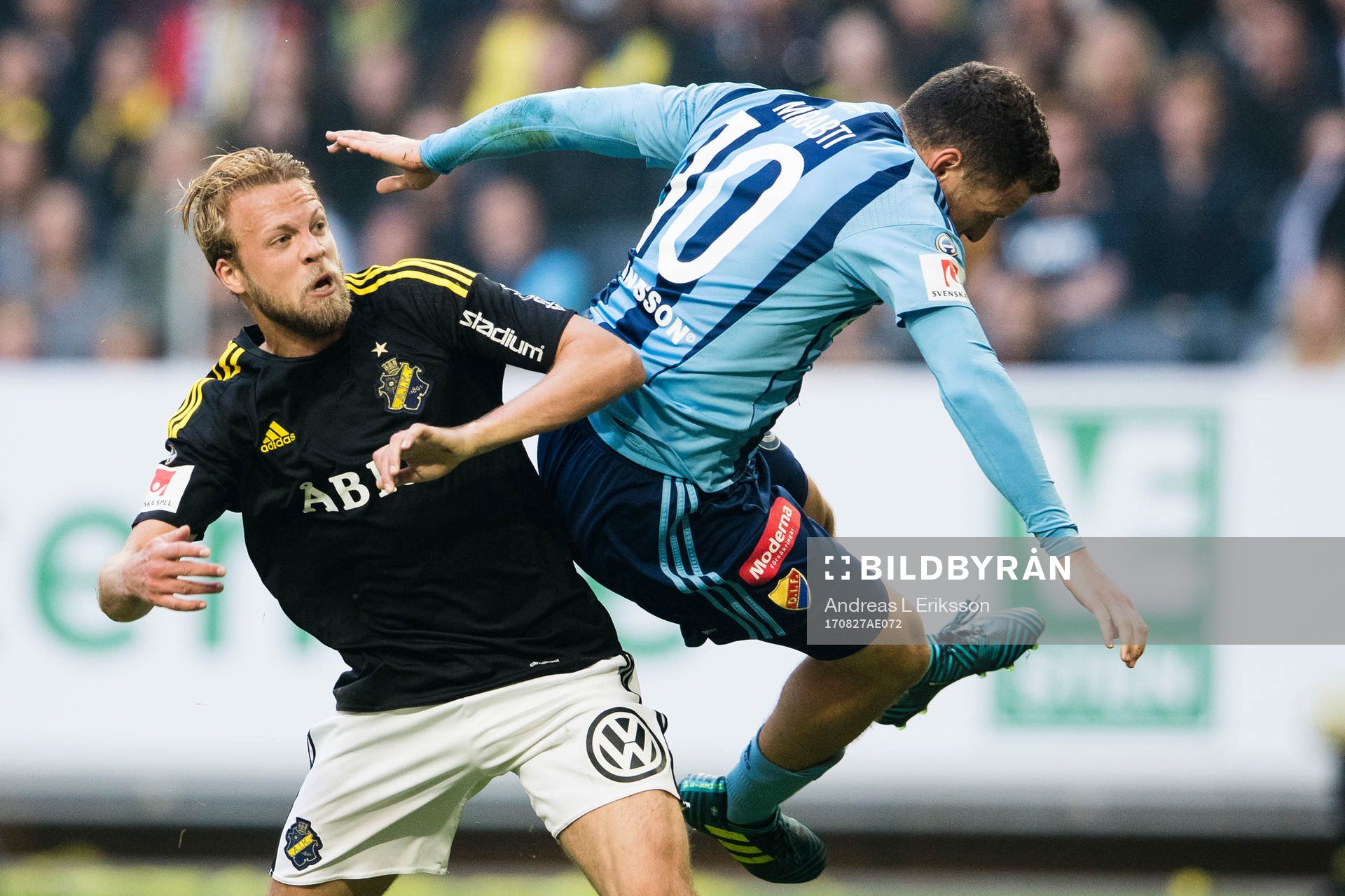 s Daniel Sundgren och Djurgårdens Kerim Mrabti