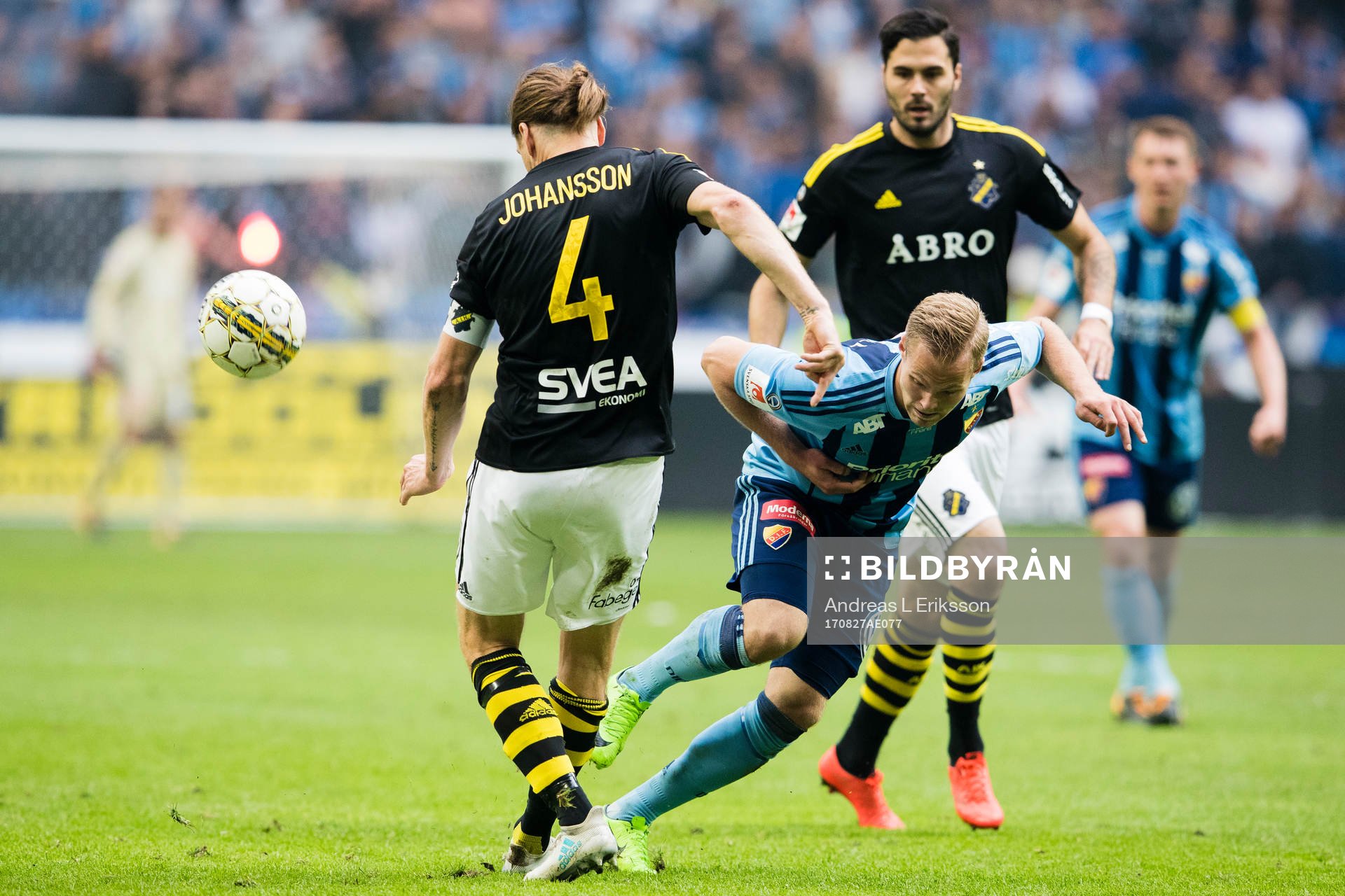 s Nils-Eric Johansson stoppar Djurgårdens Gustav Engvall