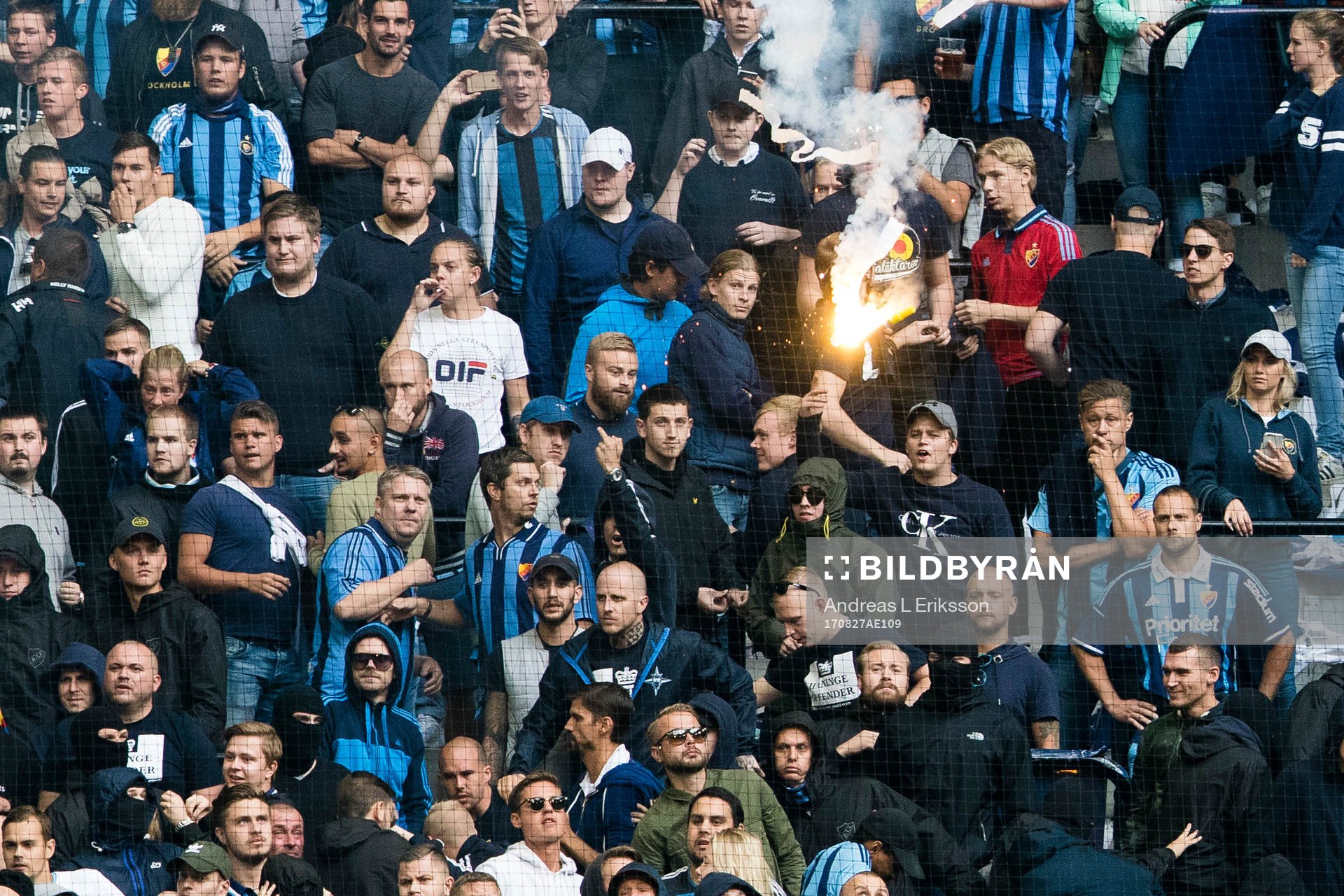 En kastad bengal fastnar i kastnätet framför Djurgården