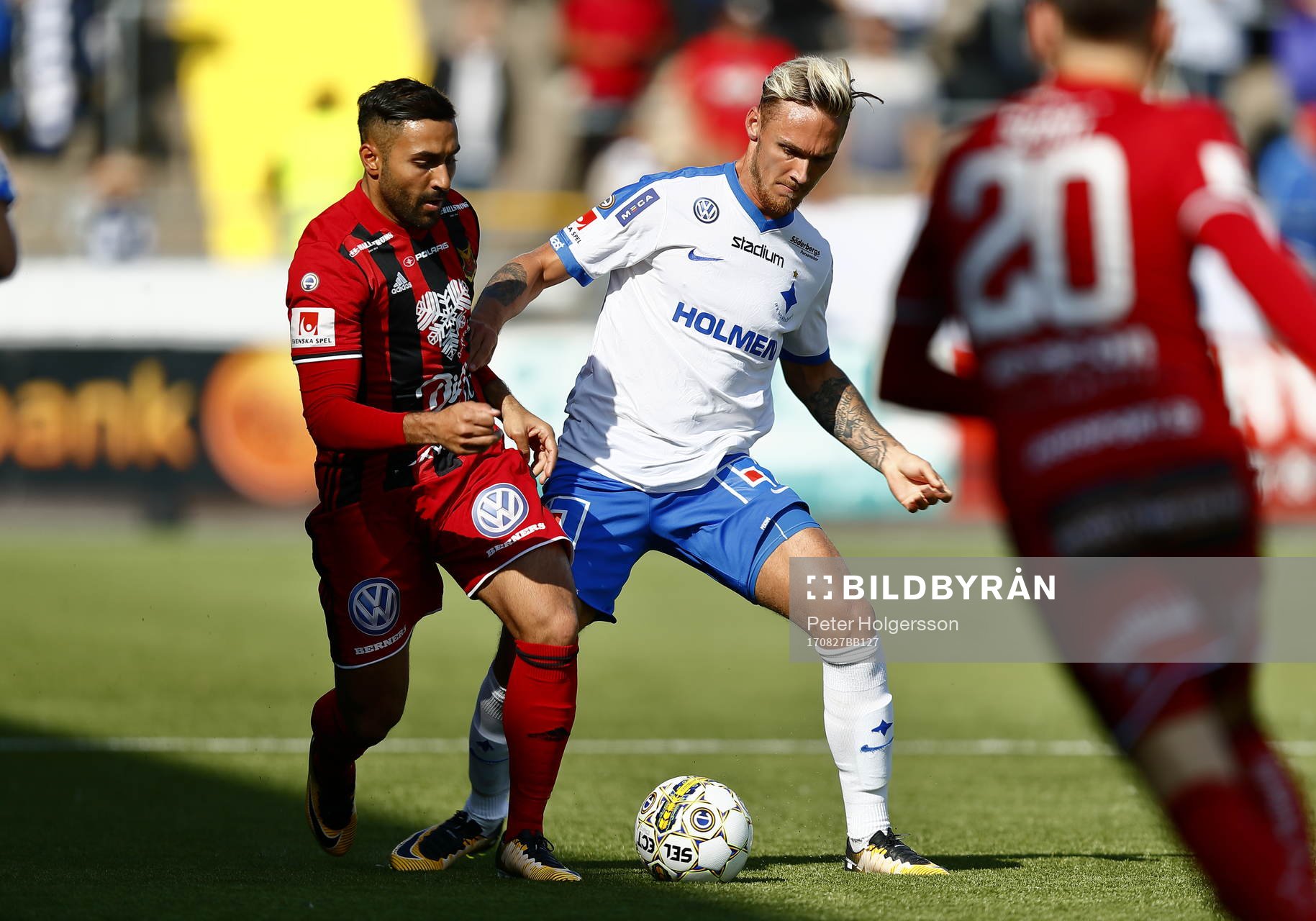 Östersunds Saman Ghoddos och Norrköpings Linus Wahlqvist