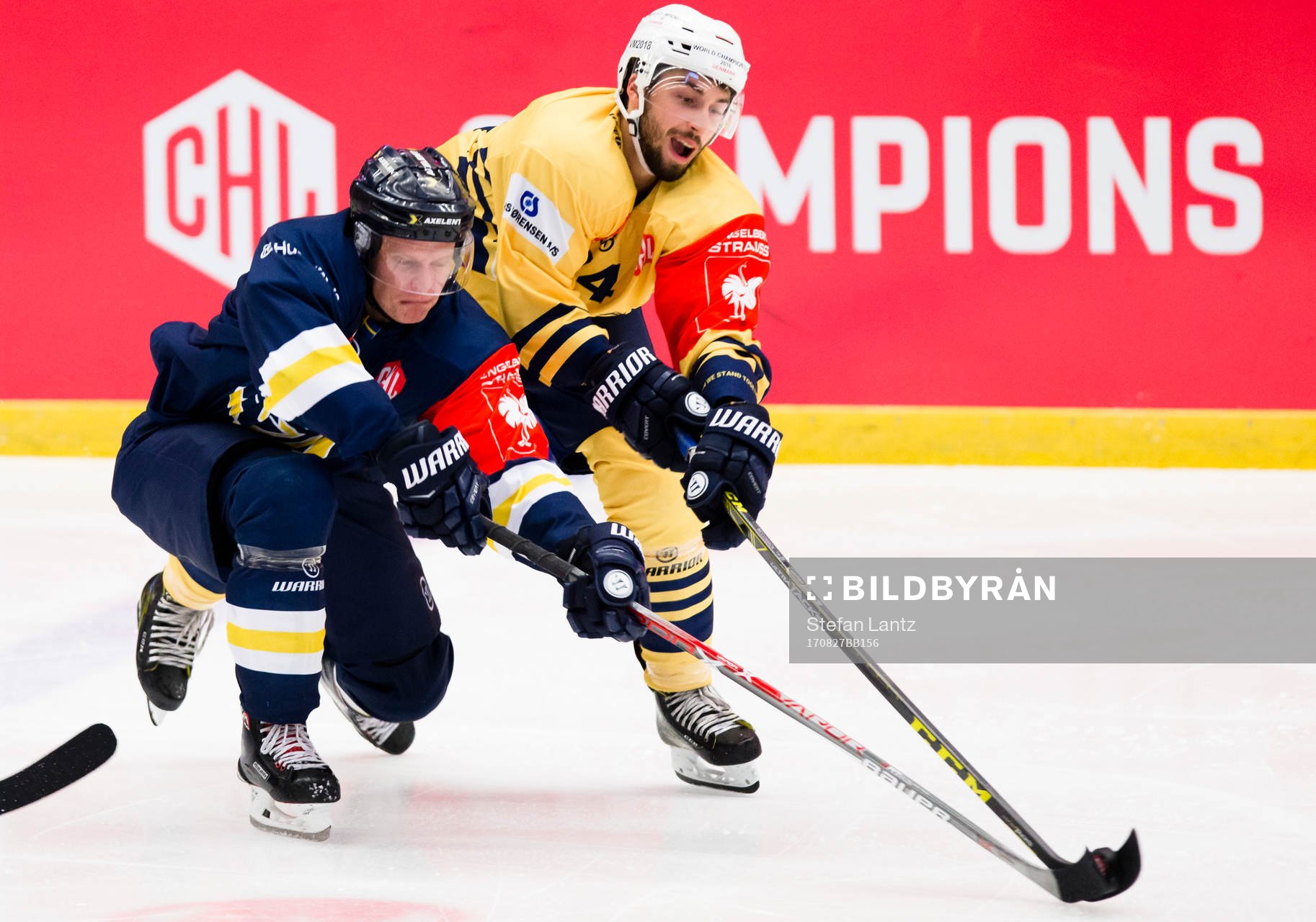 Anton Bengtsson of HV71 and Alexis Loiseau  of Esbjerg