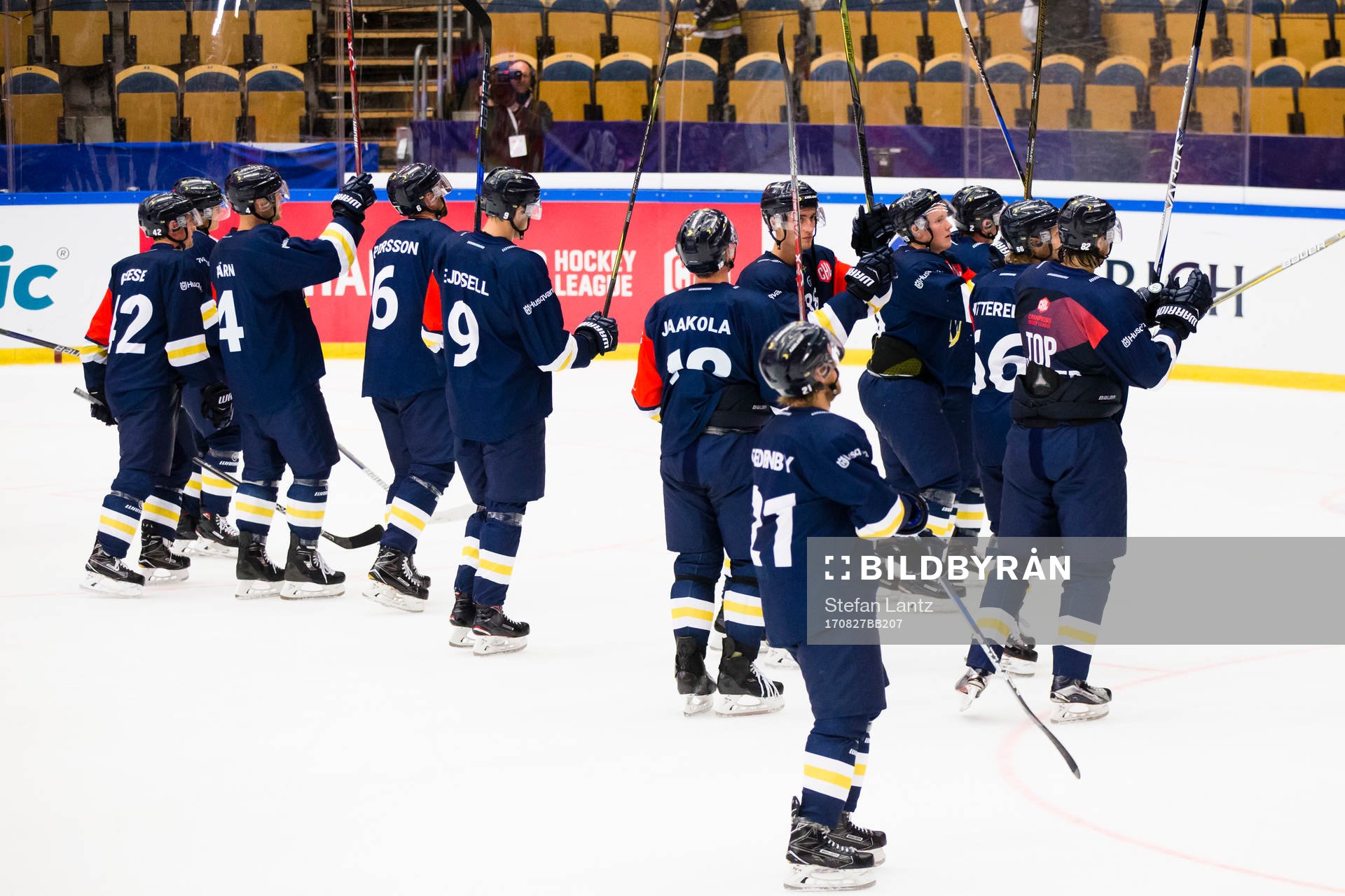 Players of HV71 celebrates