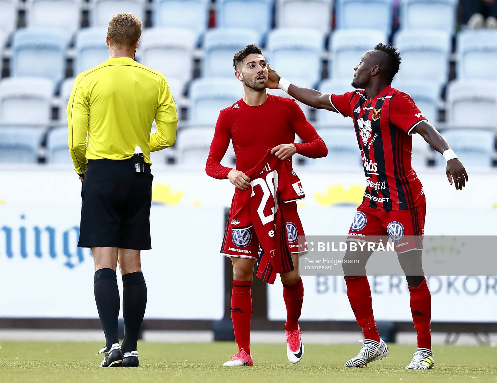 Östersunds Gabriel Somi jublar