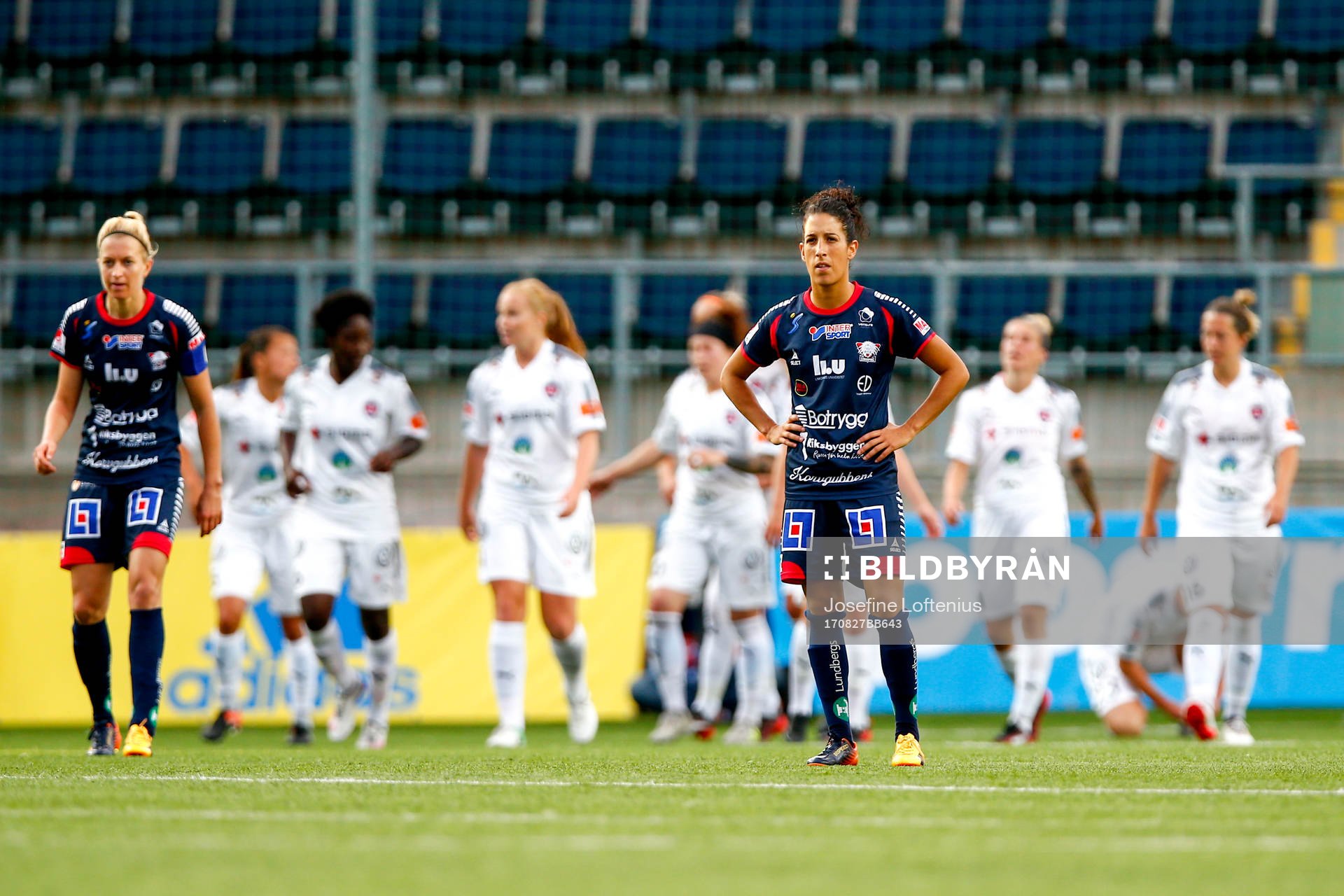 Linköpings Claudia Neto deppar