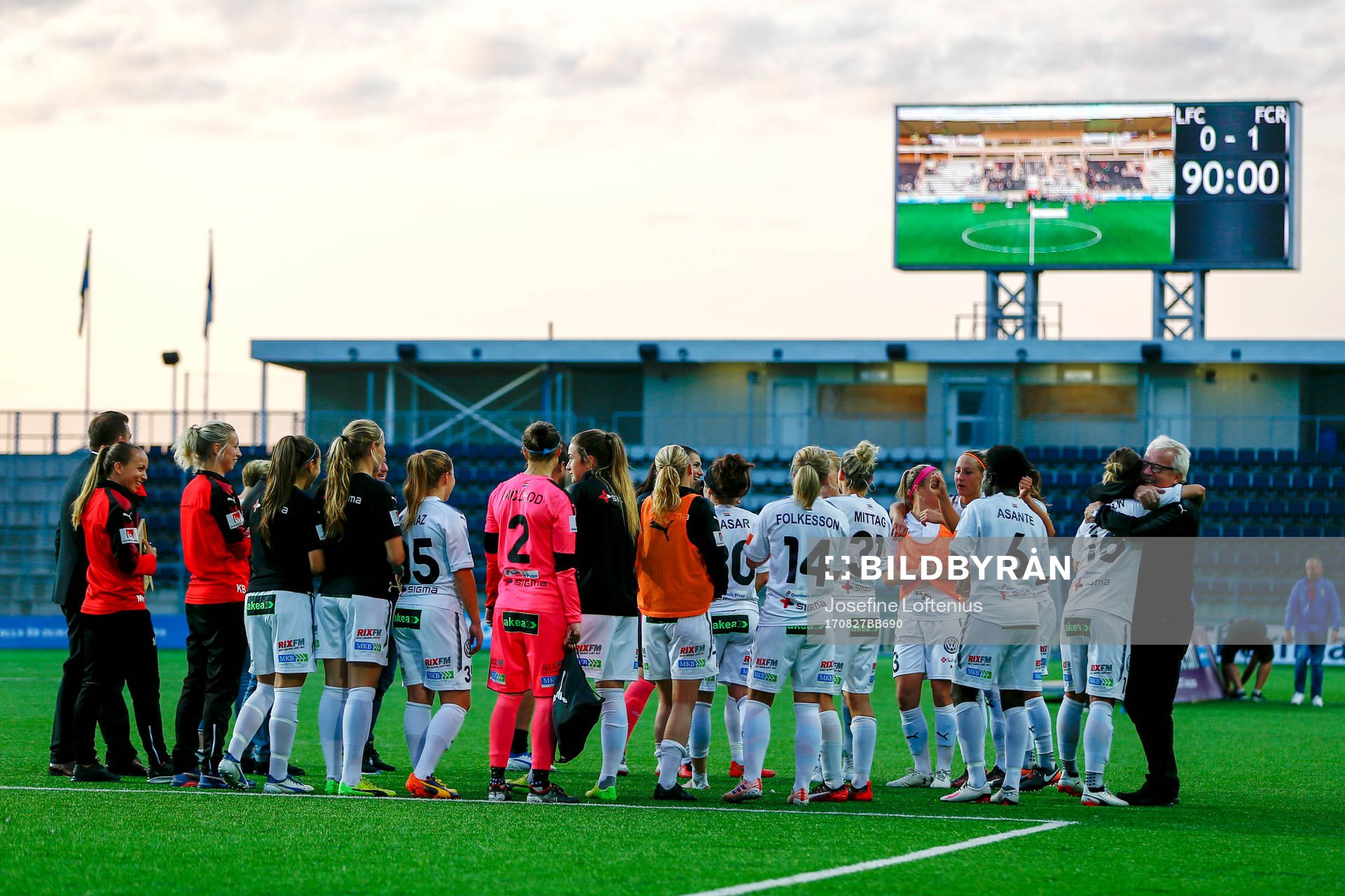 Rosengårds spelare jublar