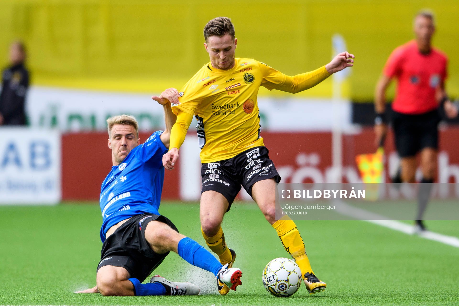 Elfsborgs Adam Lundqvist och Halmstads Johan Oremo