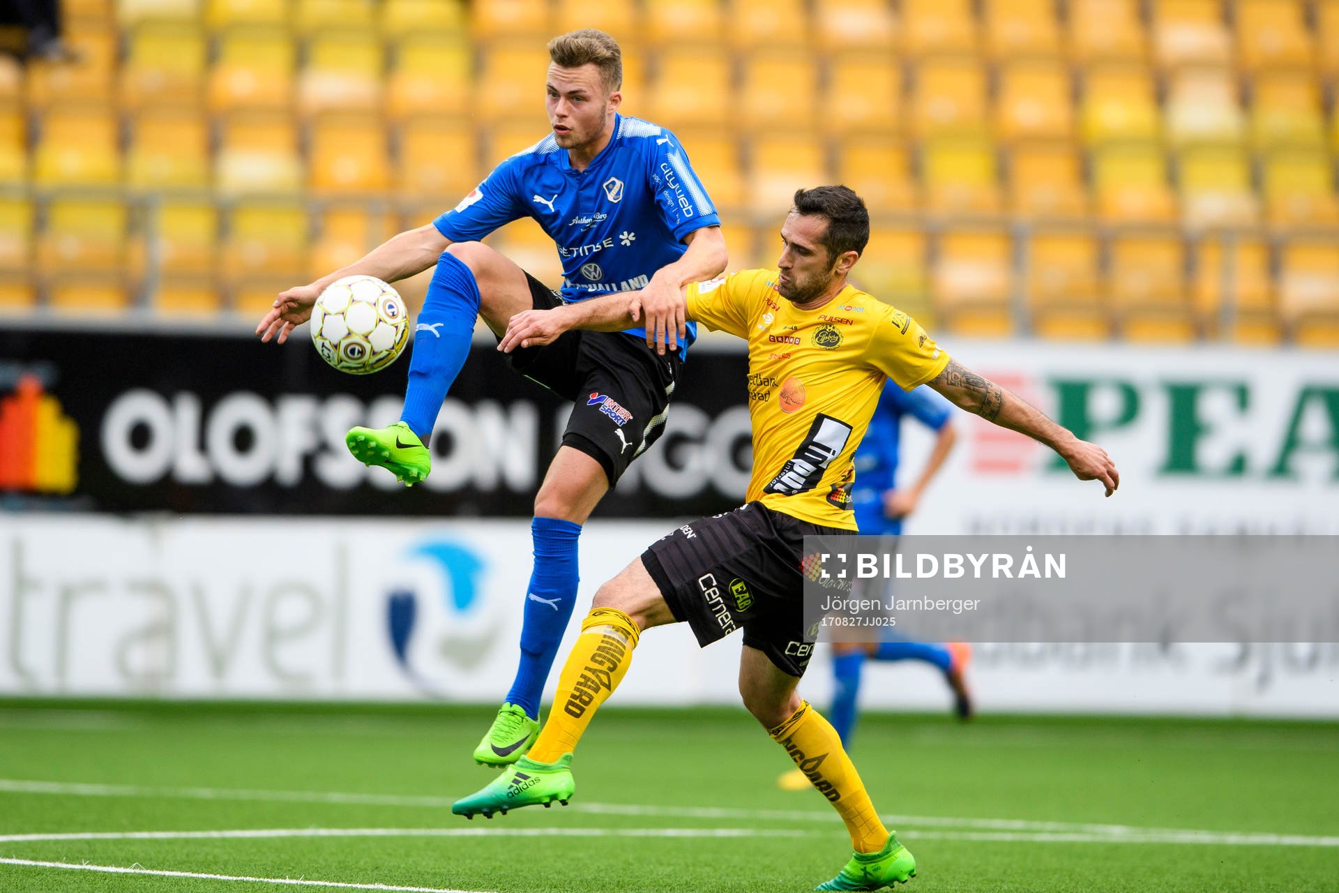 Halmstads Gabriel Gudmundsson och Elfsborgs Emir Bajrami