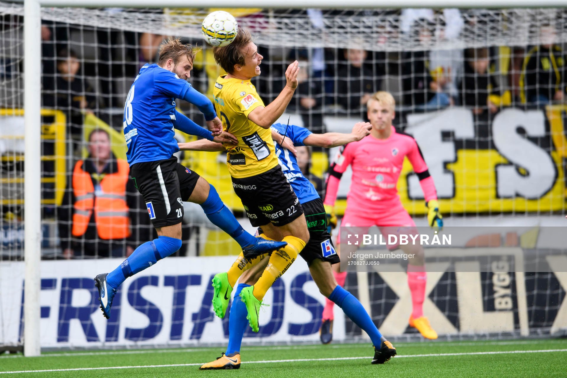 Elfsborgs Viktor Prodell och Halmstads Jesper Westerberg