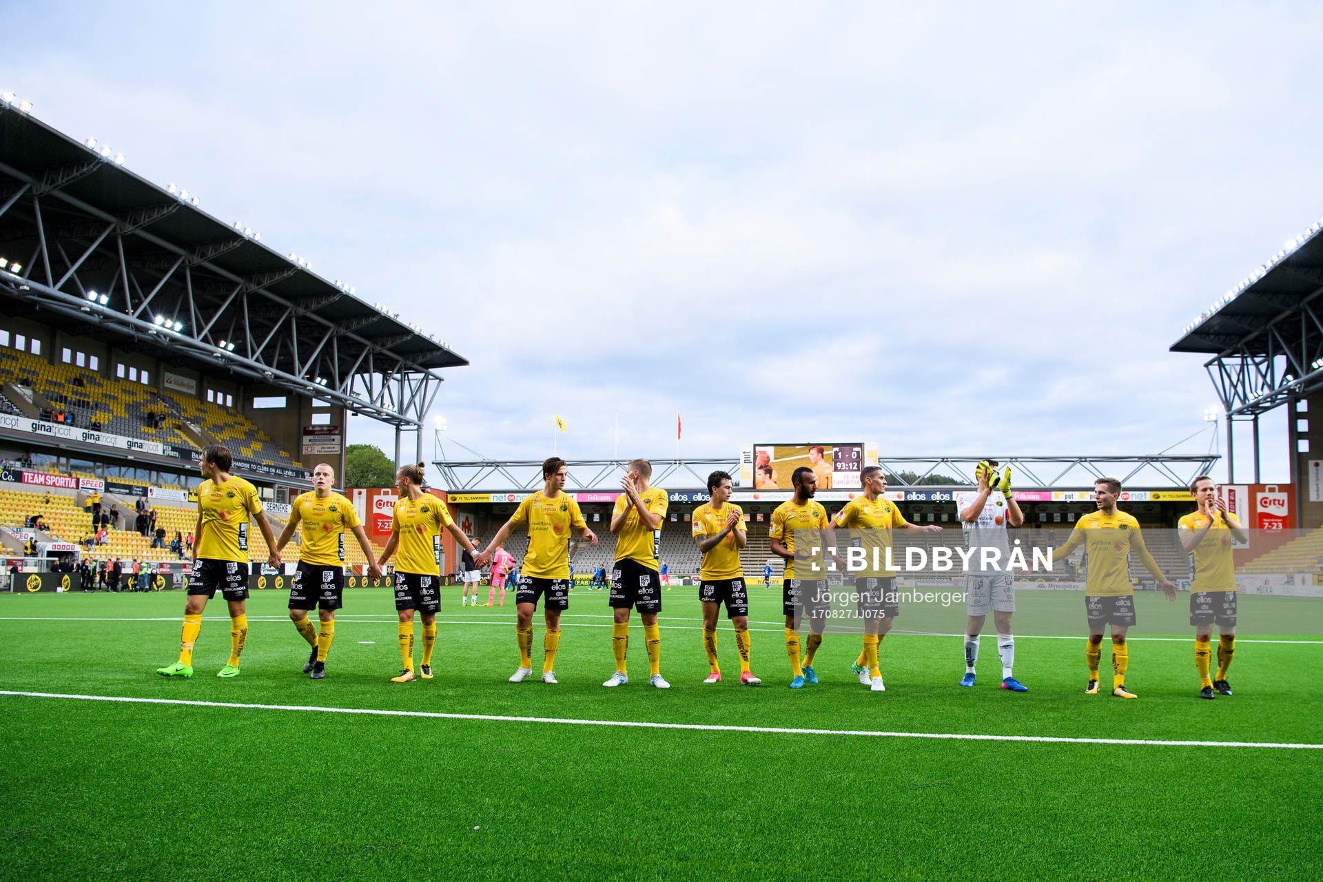 Elfsborgs spelare tackar publiken
