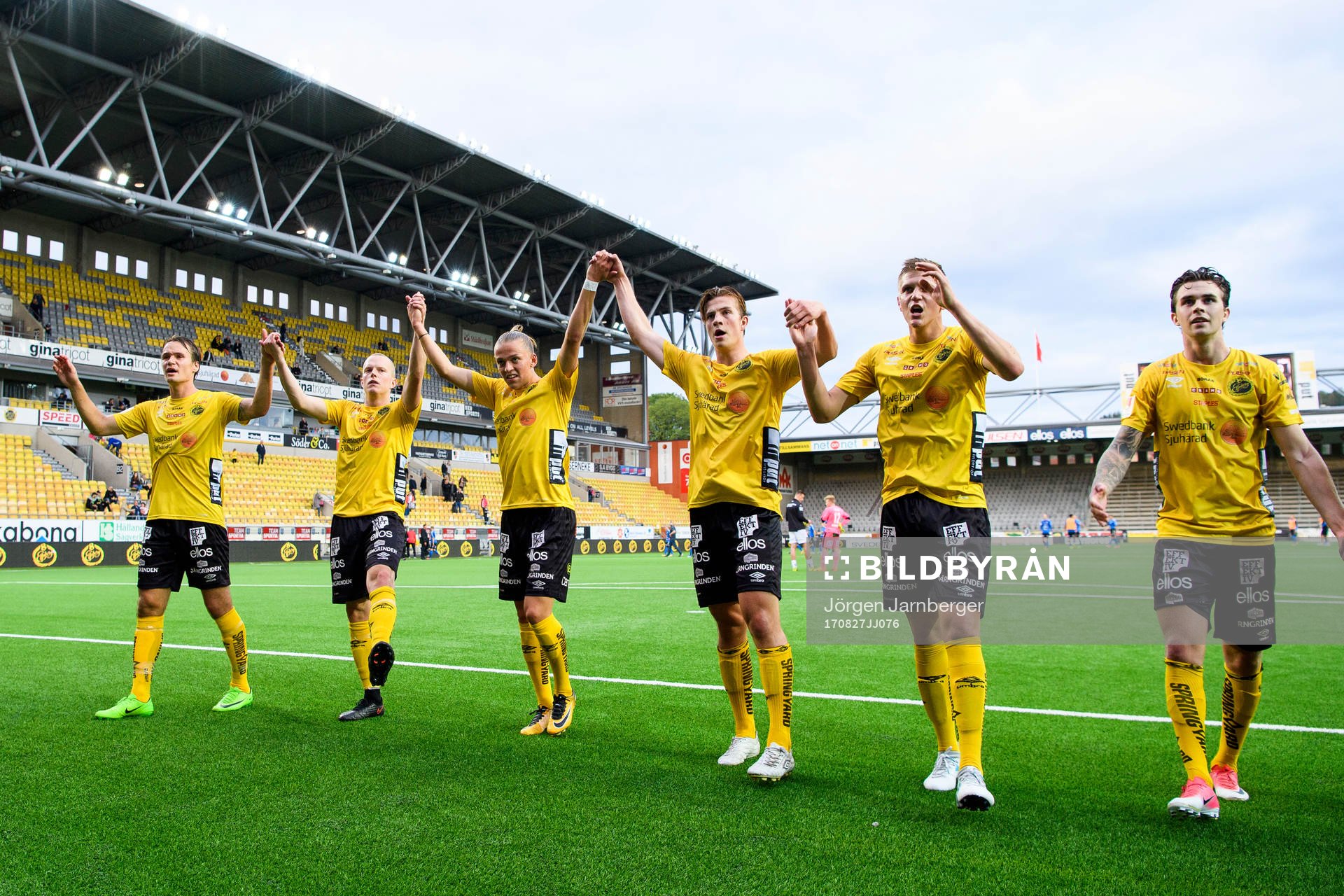 Elfsborgs spelare tackar publiken