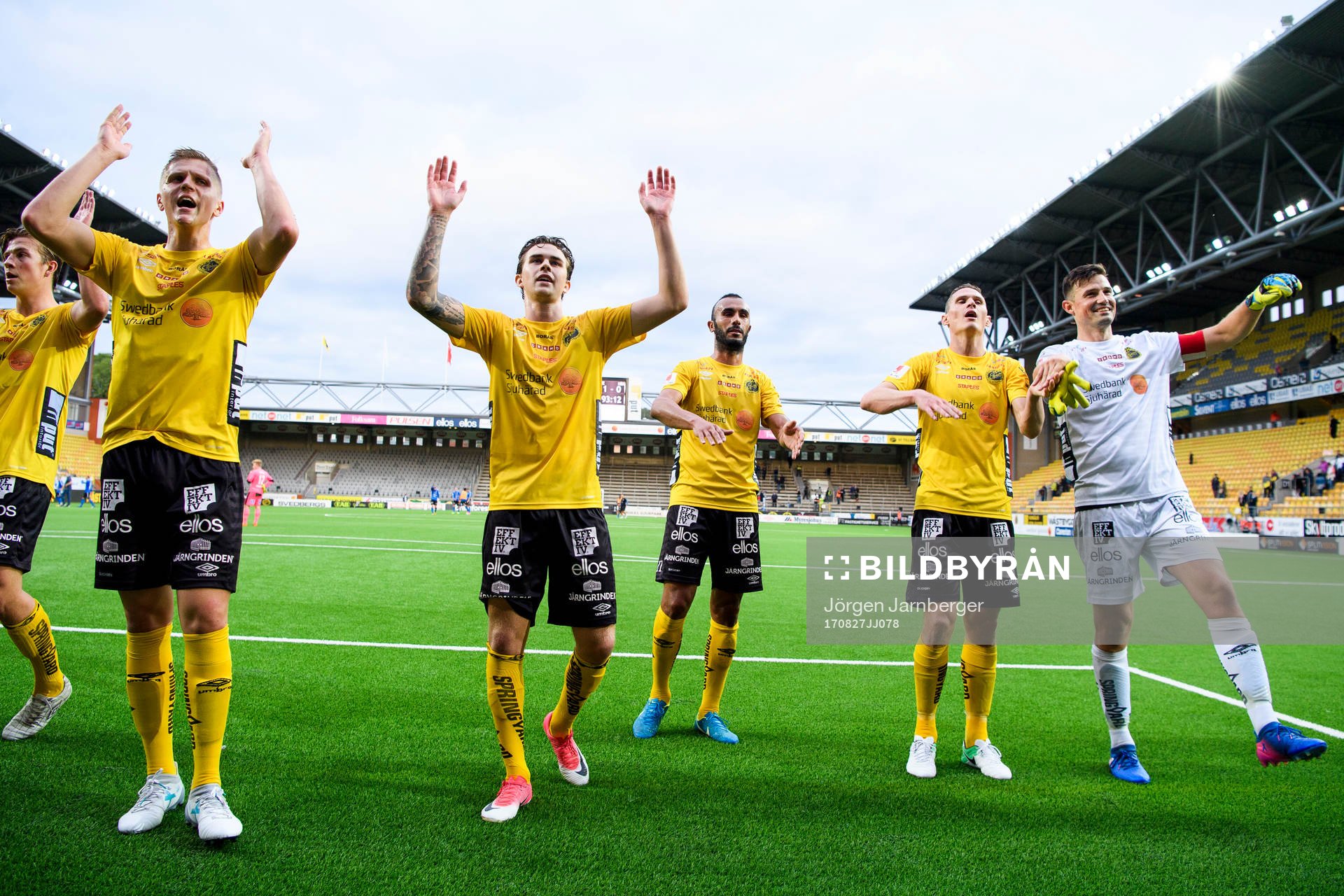 Elfsborgs spelare tackar publiken