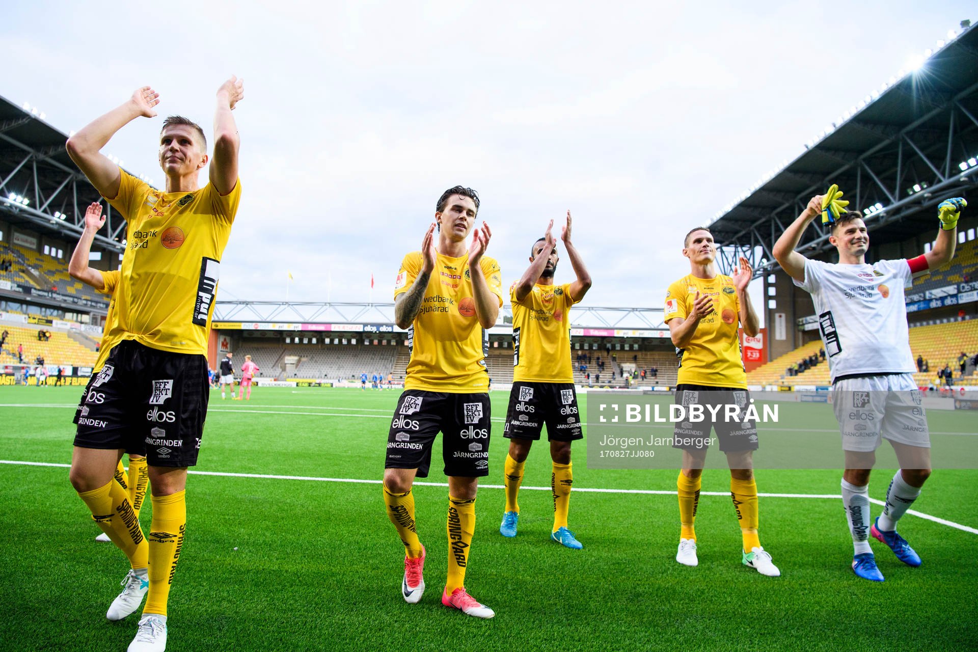 Elfsborgs spelare tackar publiken