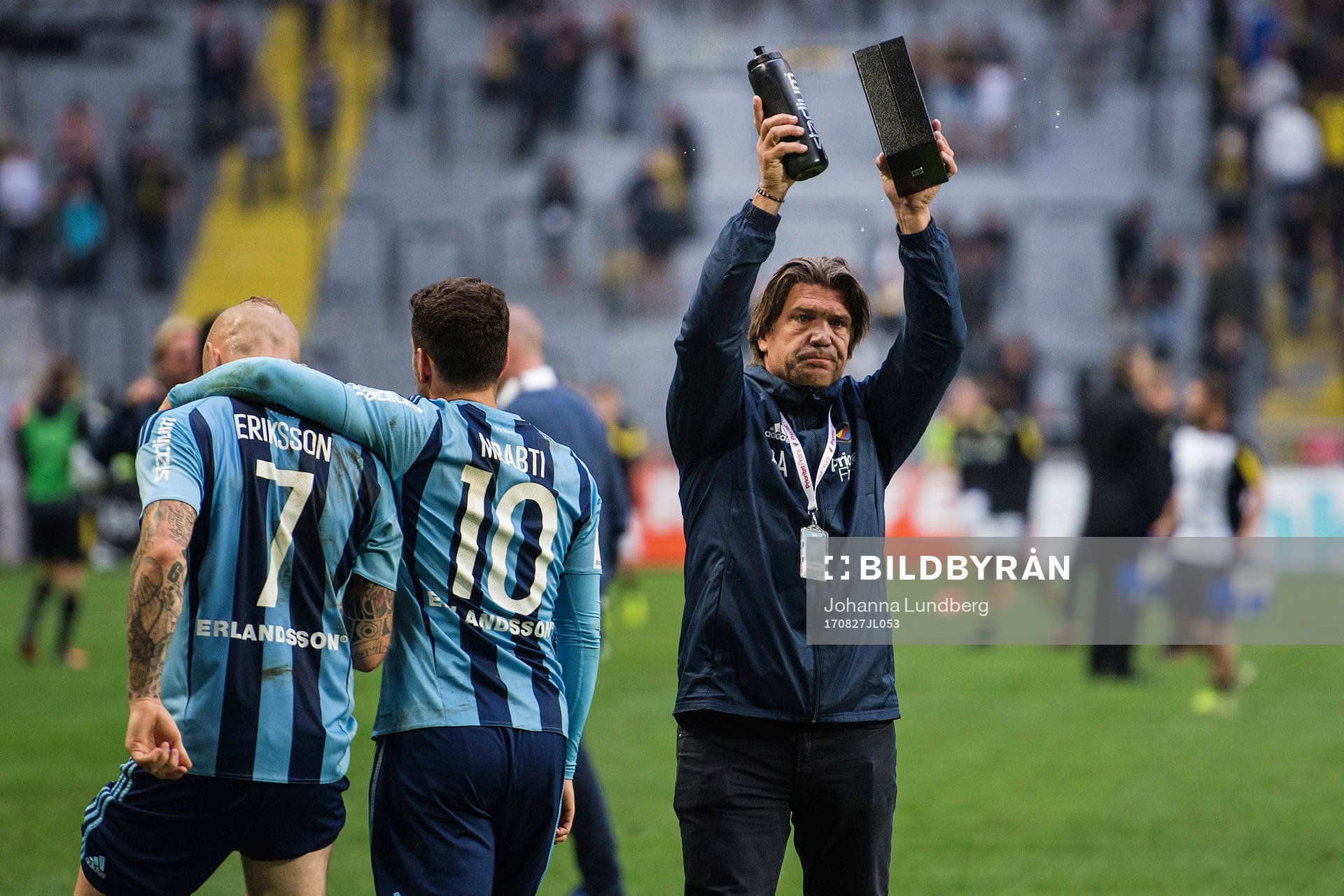 Djurgårdens sportchef Bosse Andersson bredvid Magnus
