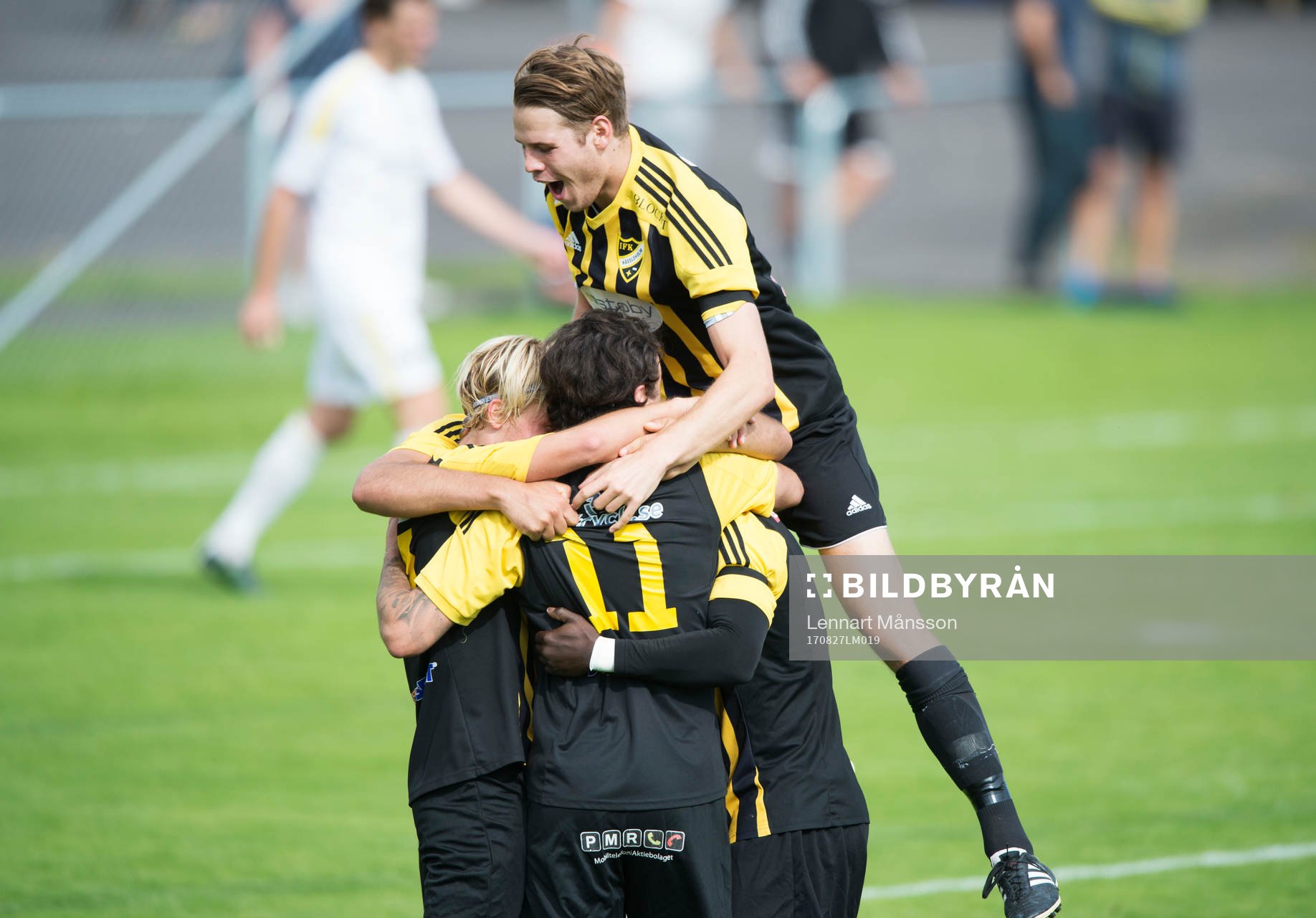 Jubel i matchen i division 2 mellan IFK Hässleholm och
