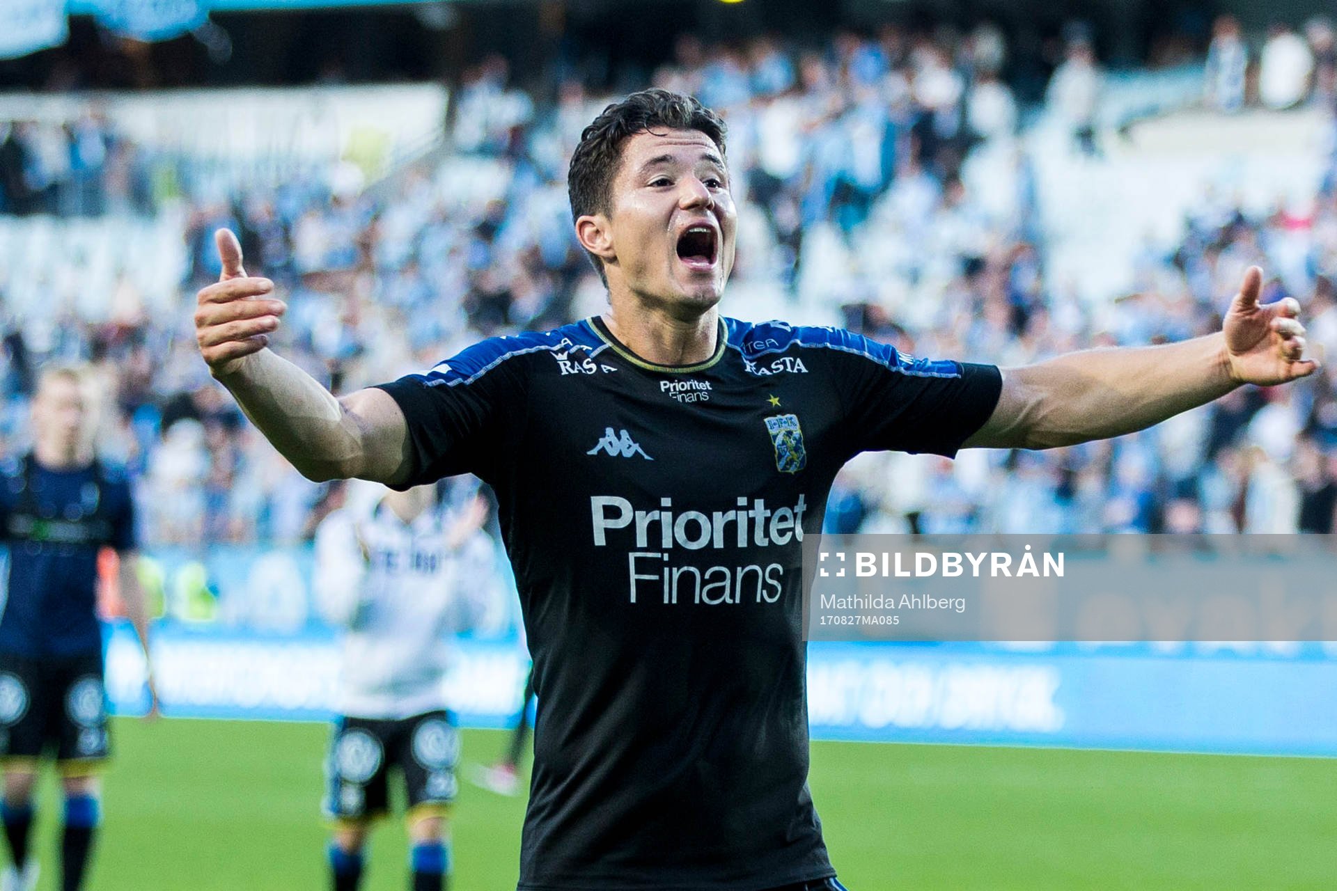 IFK Göteborgs David Boo Wiklander jublar mot publiken efter fotbollsmatchen i Allsvenskan mellan Malmö FF och IFK Göteborg den 27 augusti 2017 i Malmö.