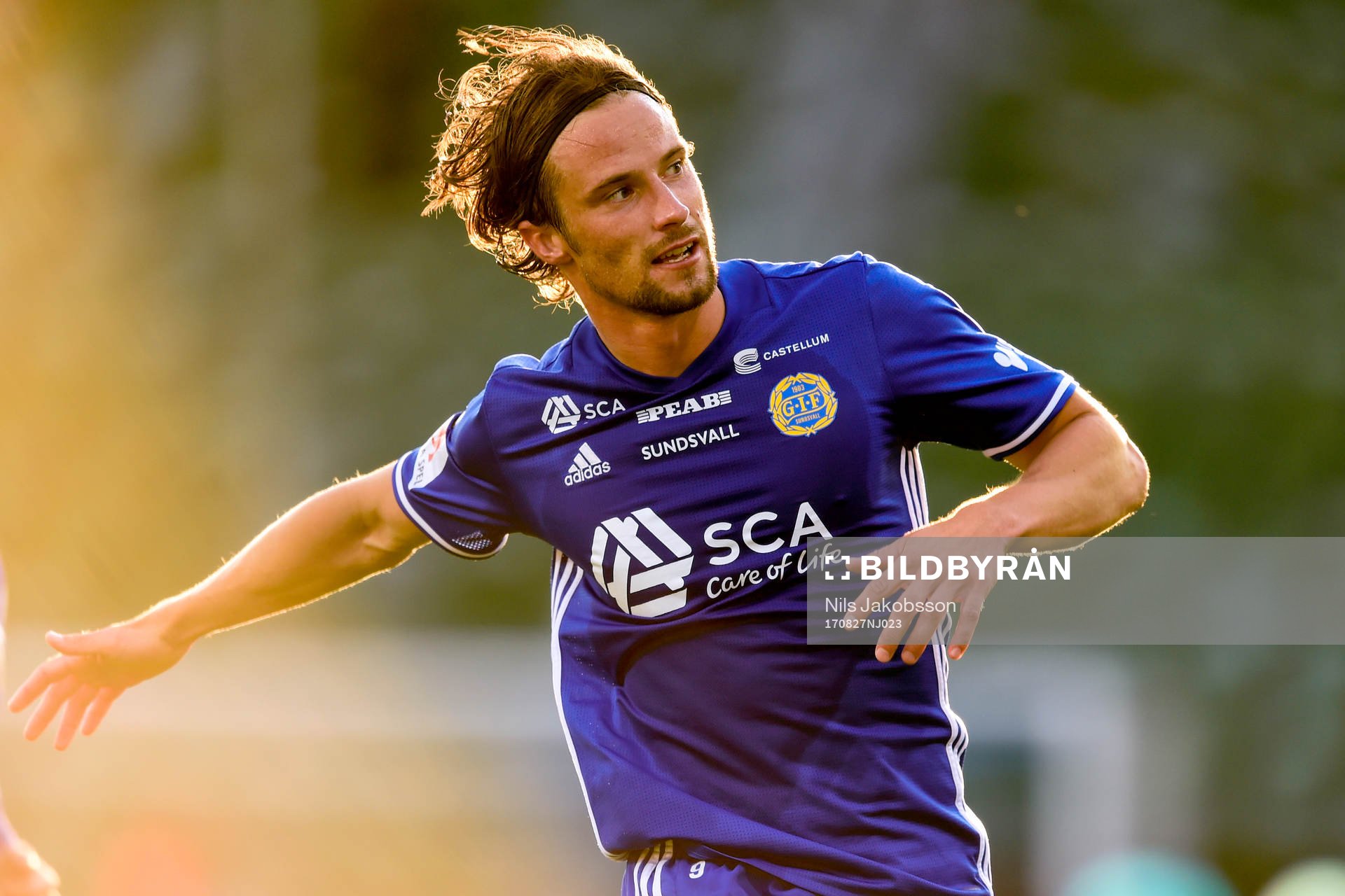 Sundsvalls Linus Hallenius jublar under fotbollsmatchen i Allsvenskan mellan GIF Sundsvall och Örebro den 27 augusti 2017 i Sundsvall.