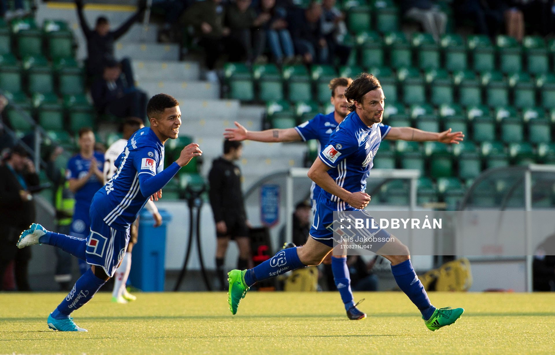 Sundsvalls Romain Gall, Linus Hallenius, Eric Larsson jublar