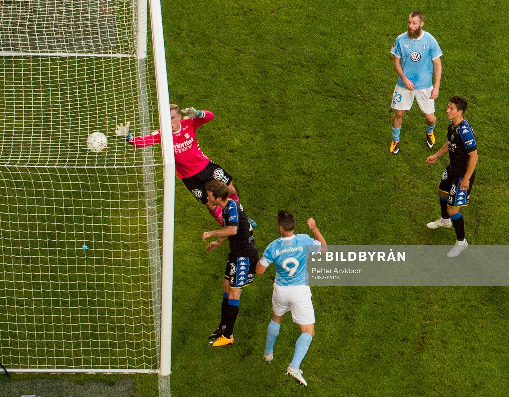 Malmö FFs Markus Rosenberg gör 2-1 bakom IFK Göteborgs
