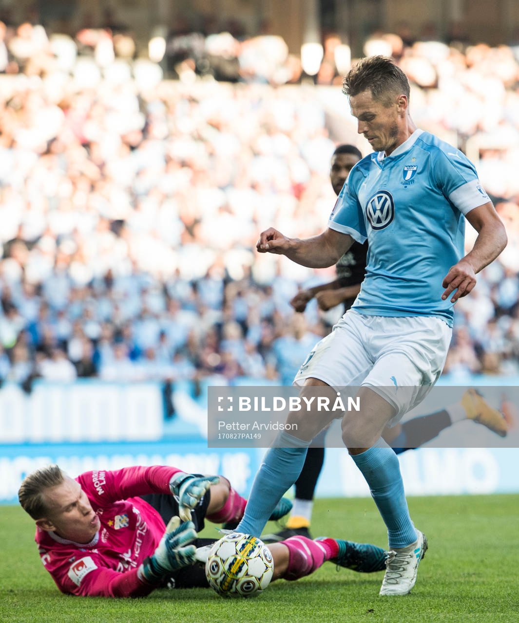 Malmö FFs Markus Rosenberg mot IFK Göteborgs målvakt