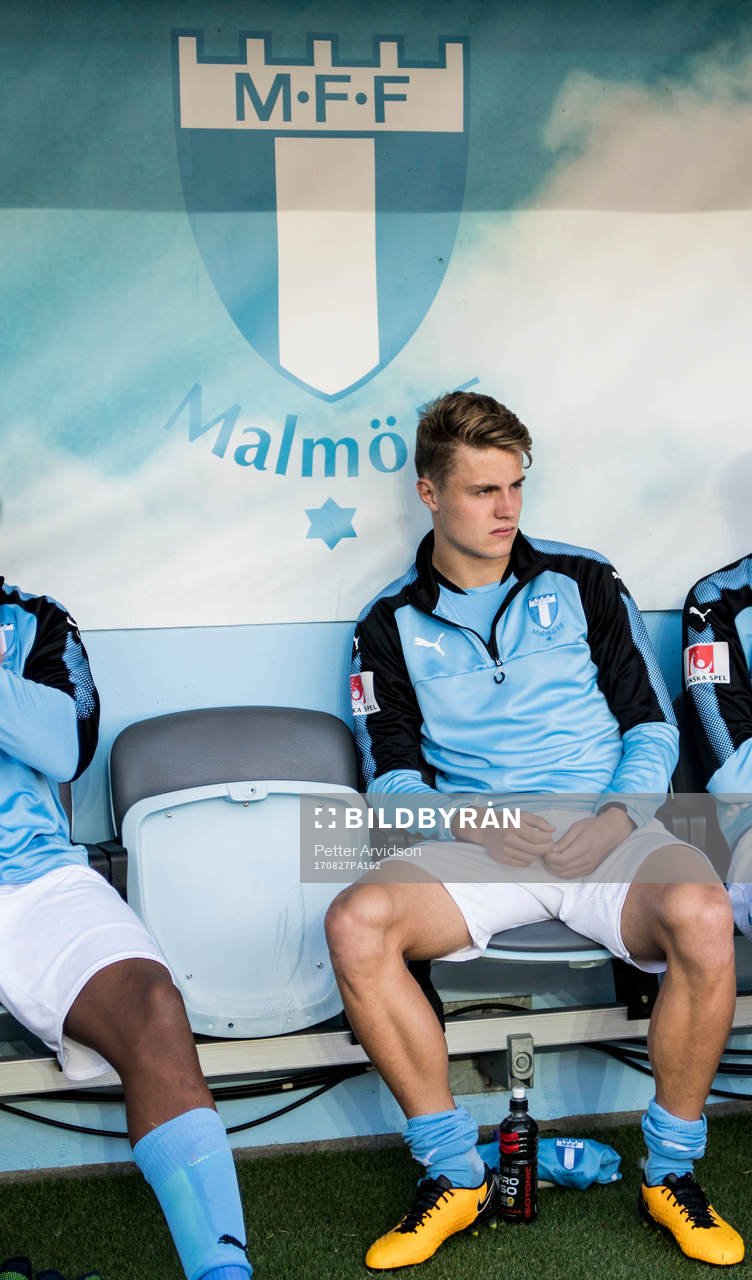 Malmö FFs Mattias Svanberg på bänken
