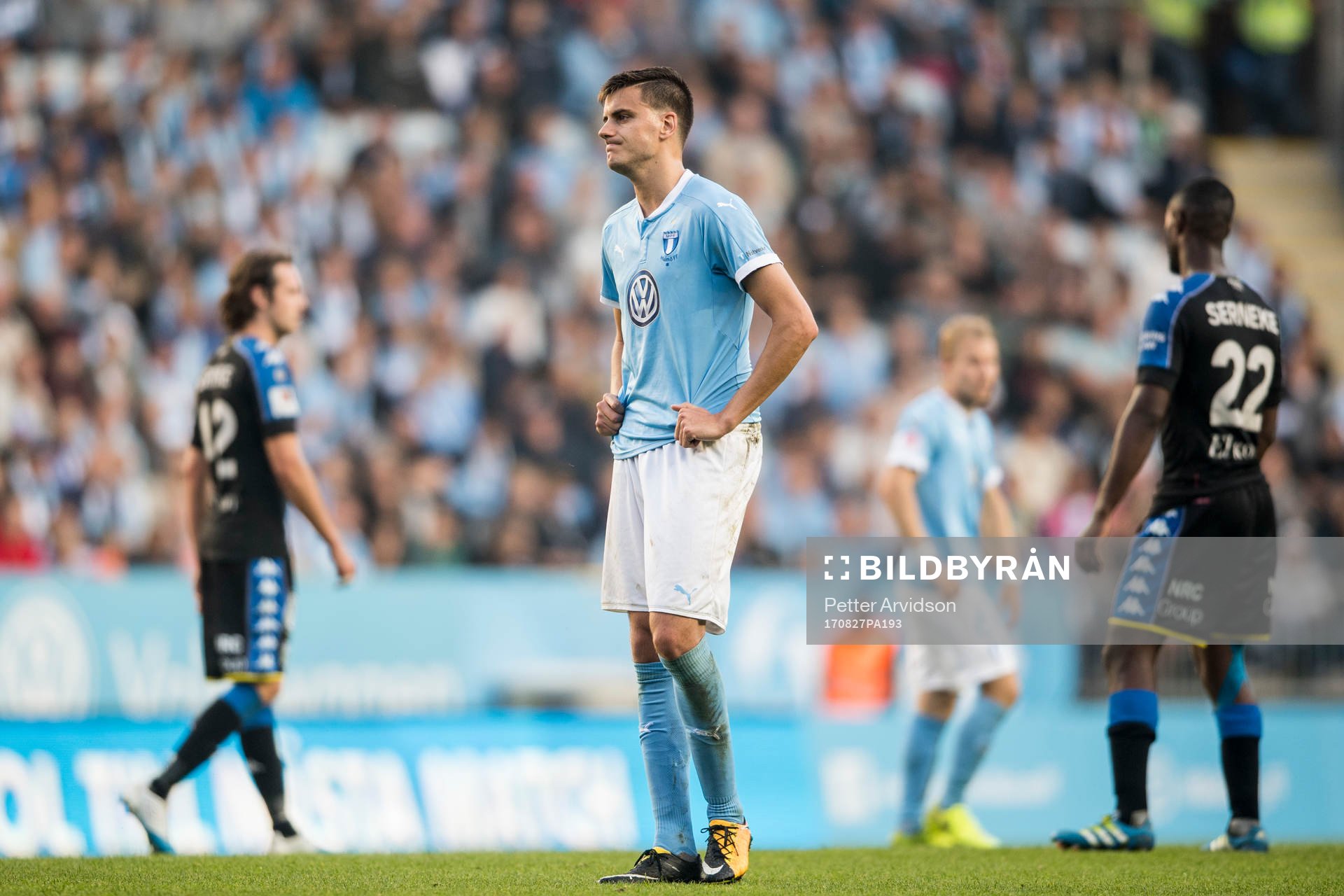 Malmö FFs Alexander Jeremejeff deppar