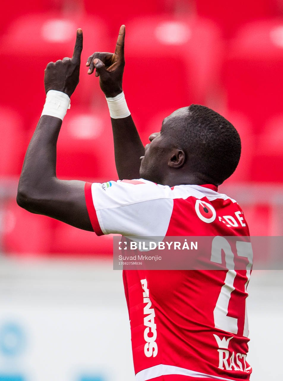 Kalmars Papa Alioune Diouf jublar