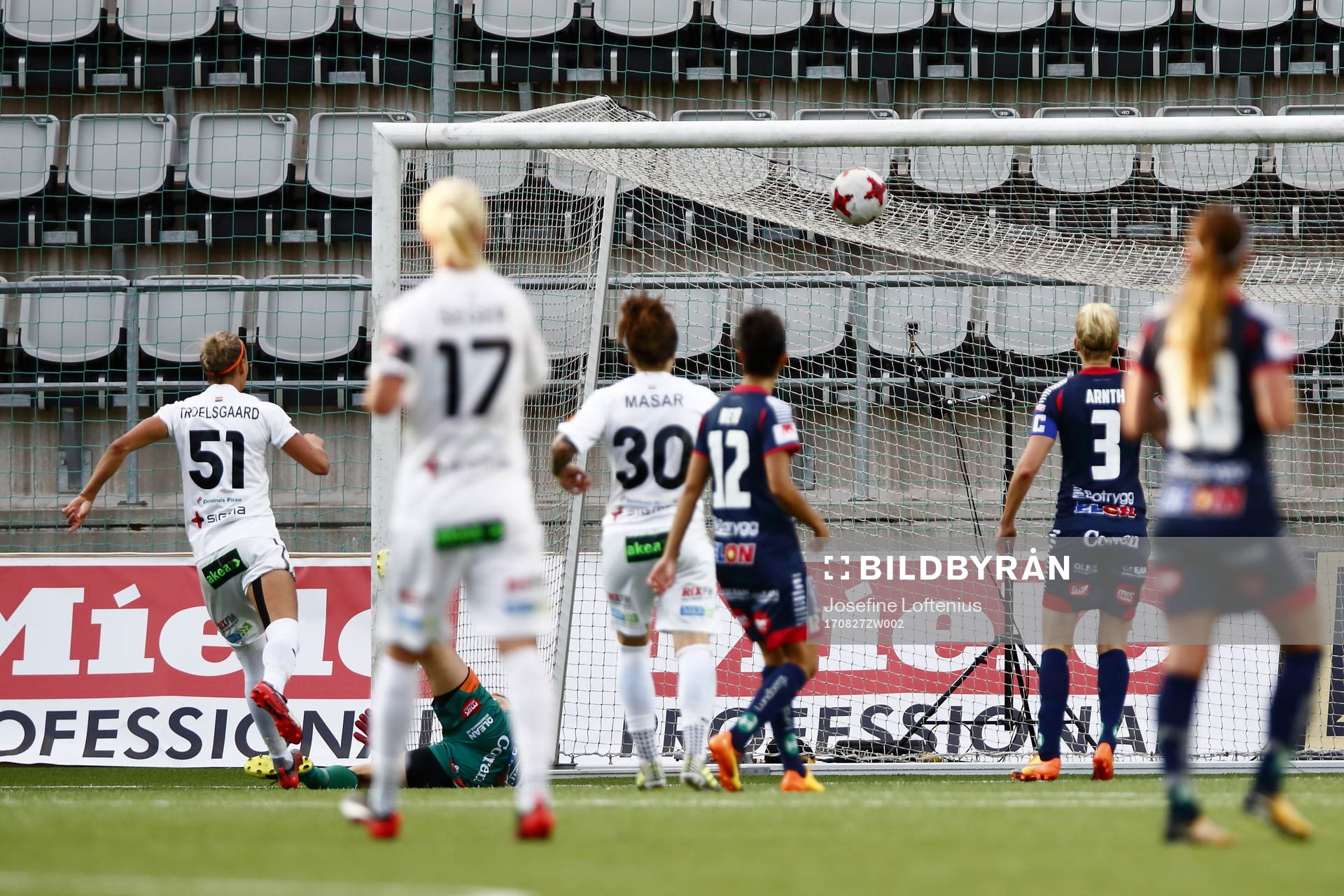 Rosengårds Sanne Troelsgaard gör mål 0-1
