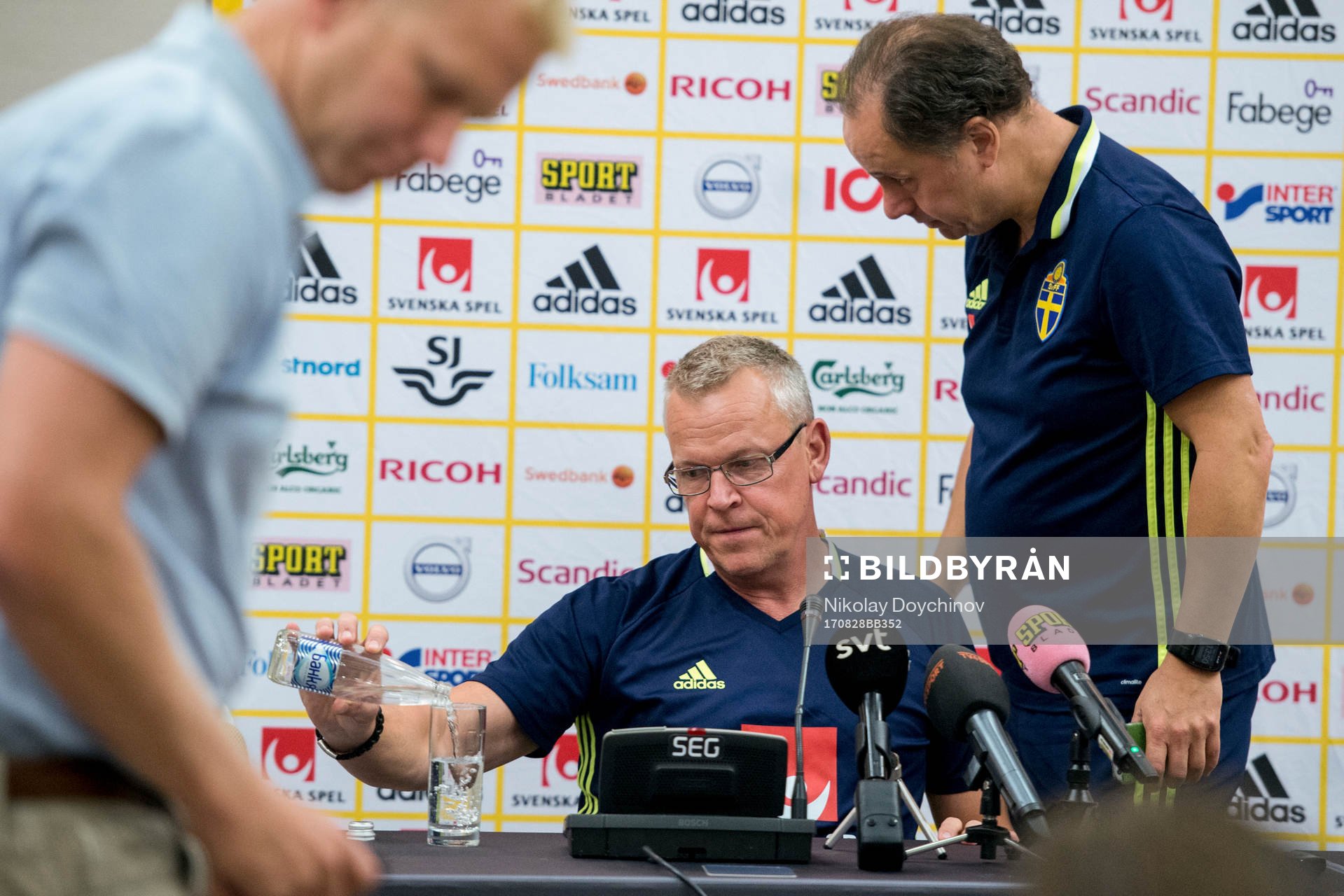 Swedish head coach Janne Andersson talks at a press