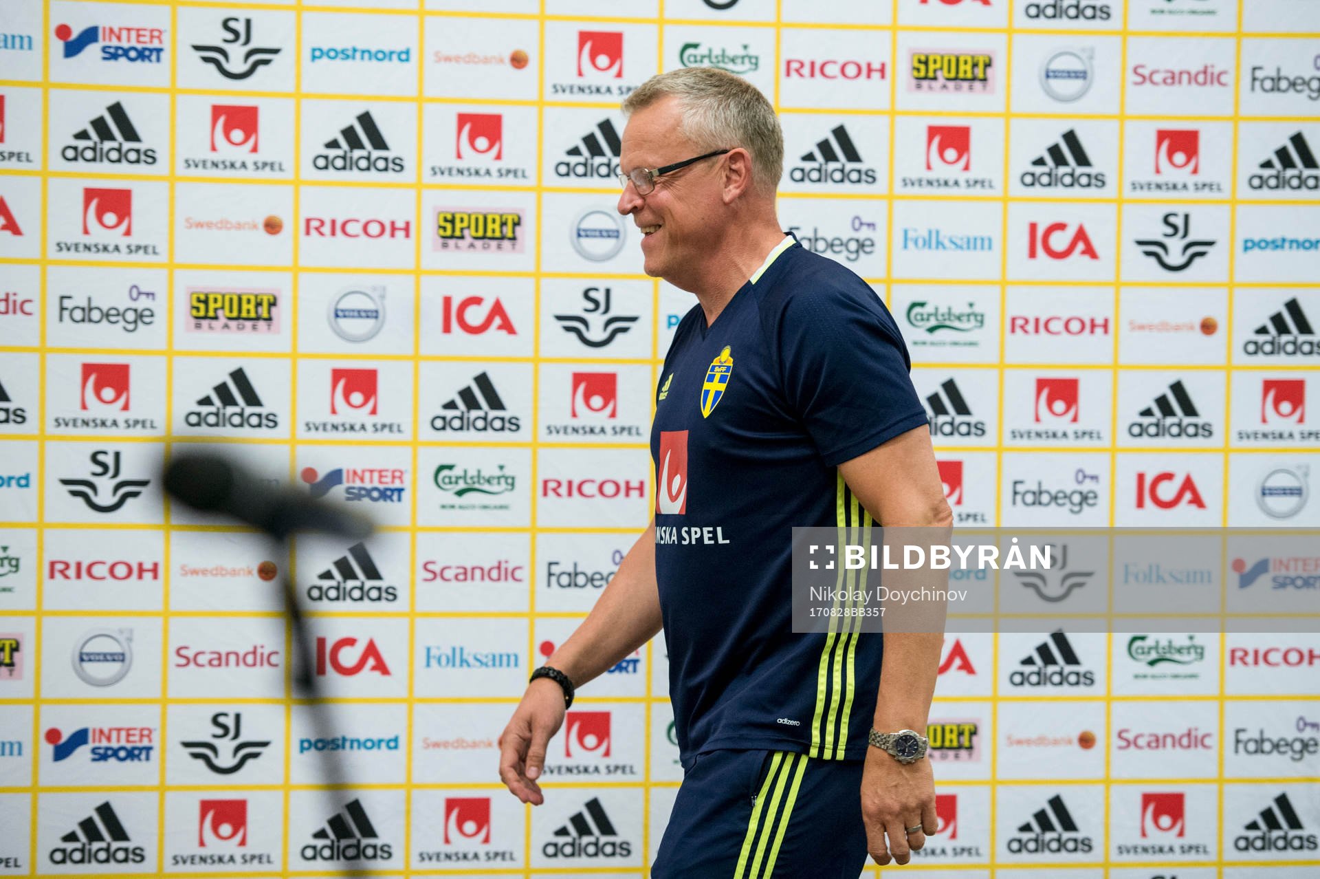 Swedish head coach Janne Andersson talks at a press