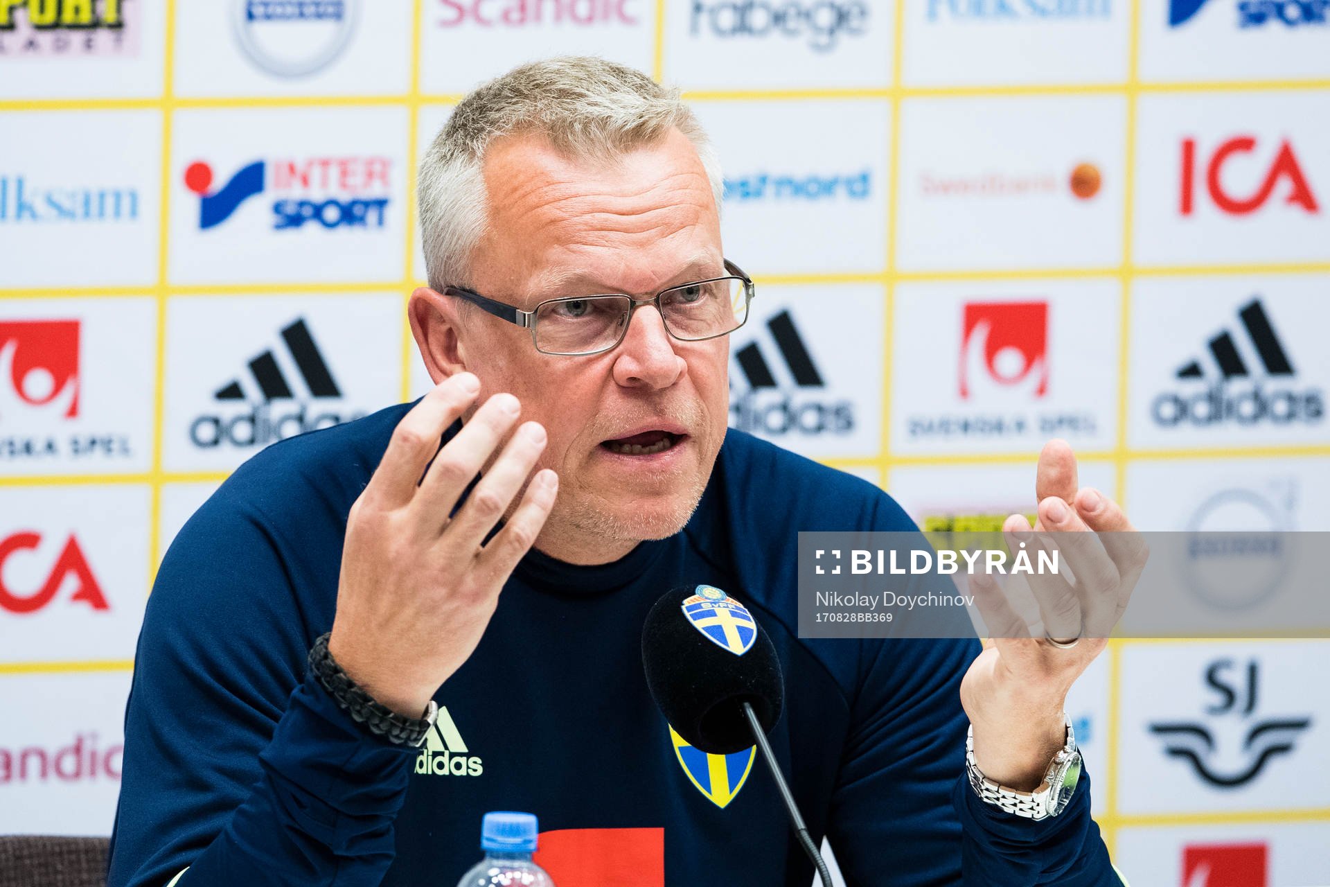 Swedish head coach Janne Andersson talks at a press