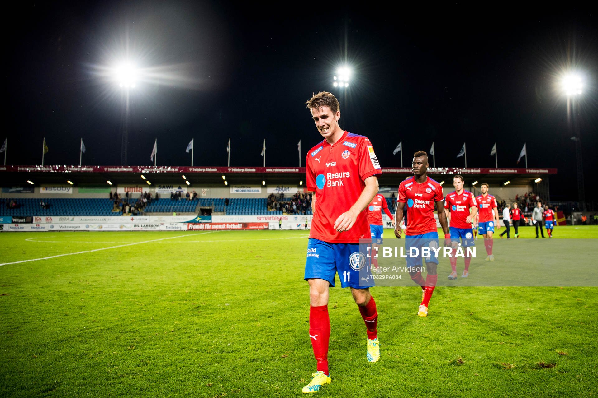 Helsingborgs Adam Eriksson deppar när han lämnar planen