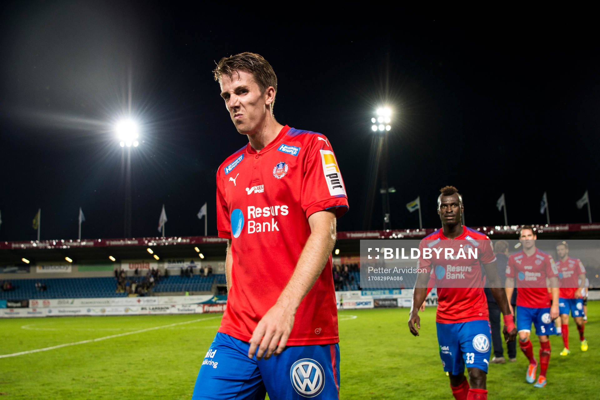 Helsingborgs Adam Eriksson deppar när han lämnar planen