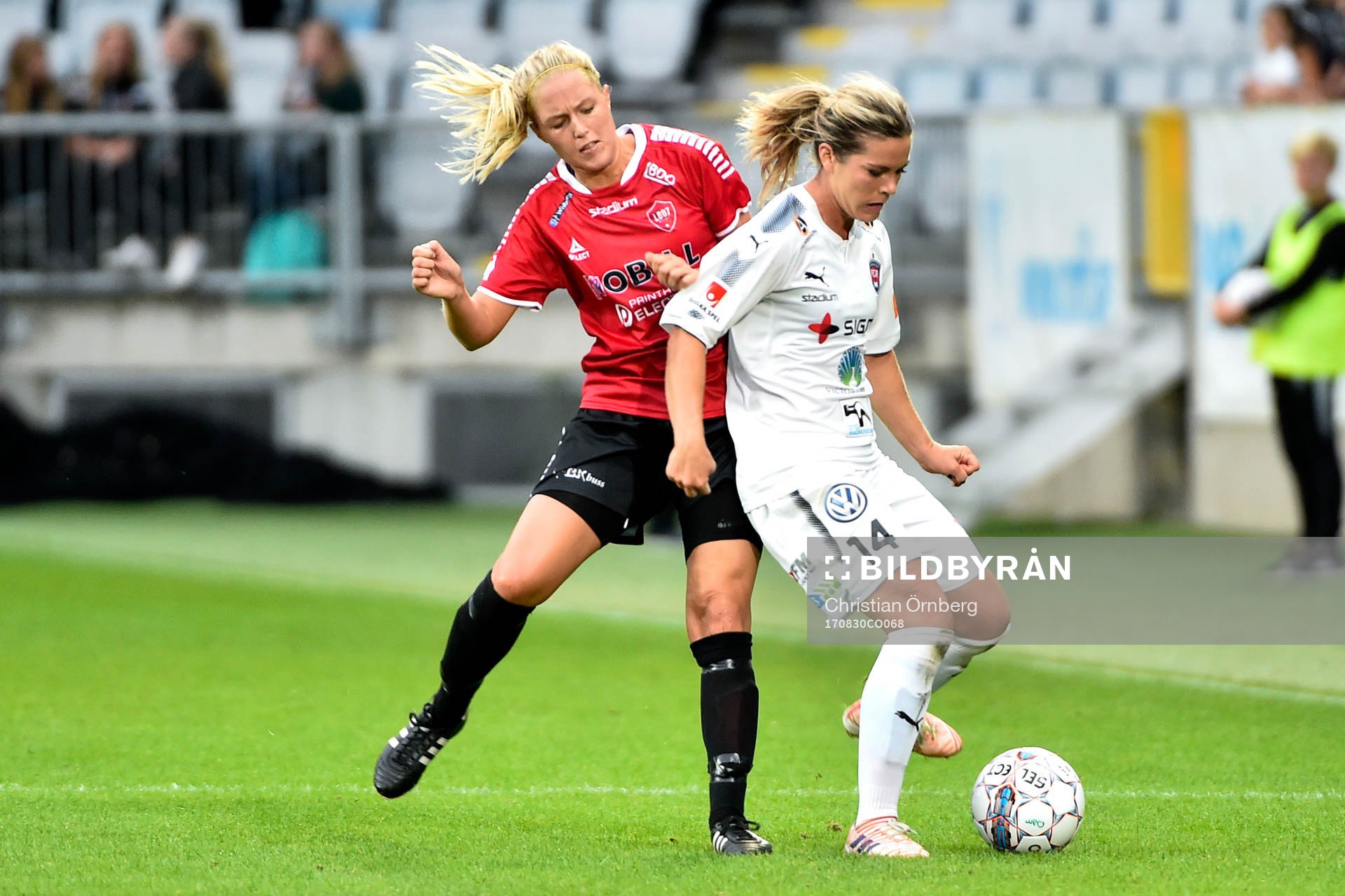 LB07s Michaela Johnsson och Rosengårds Hanna Folkesson