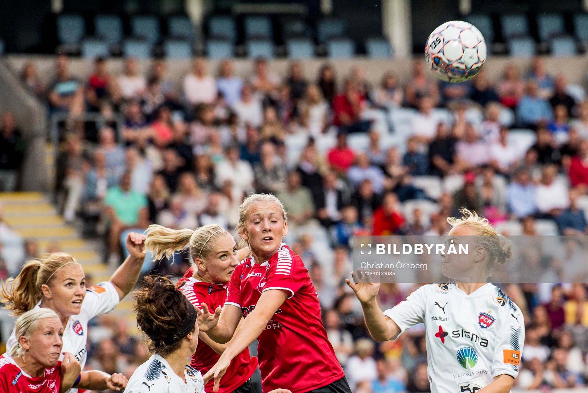 Rosengårds Ebba Wieder mot LB07s spelare