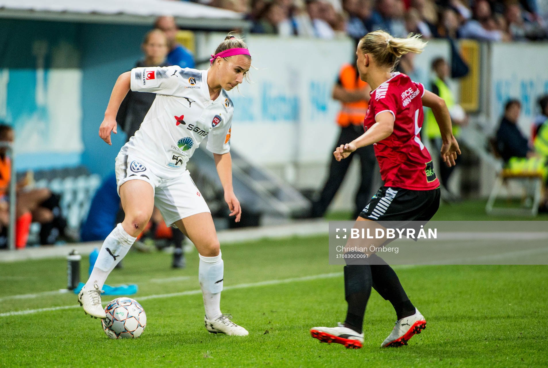 Rosengårds Jenna Hellstrom mot LB07s Sofia Wännerdahl