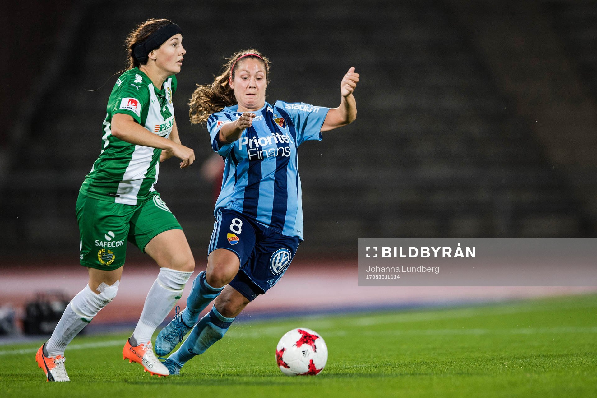 Hammarbys Helén Eke och Djurgårdens Michelle Wörner