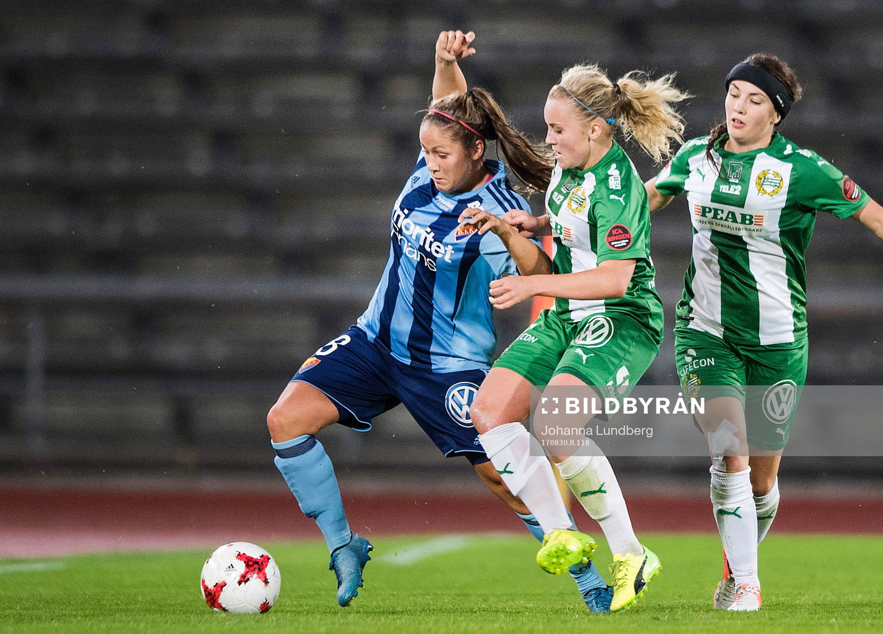 Djurgårdens Michelle Wörner mot Hammarbys Ellen Gibson