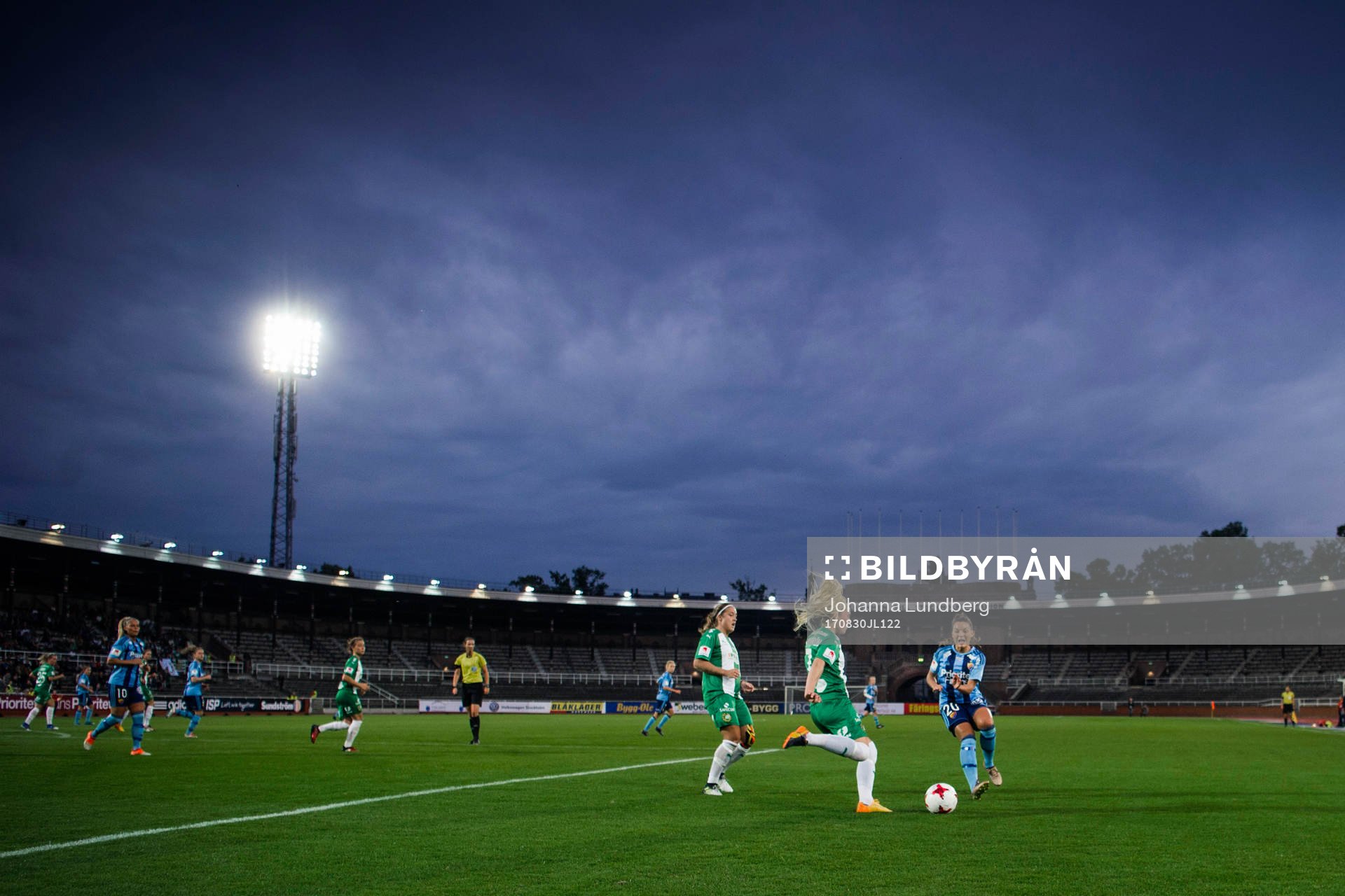 Djurgårdens Johanna Rytting Kaneryd mot Hammarbys Cathrine