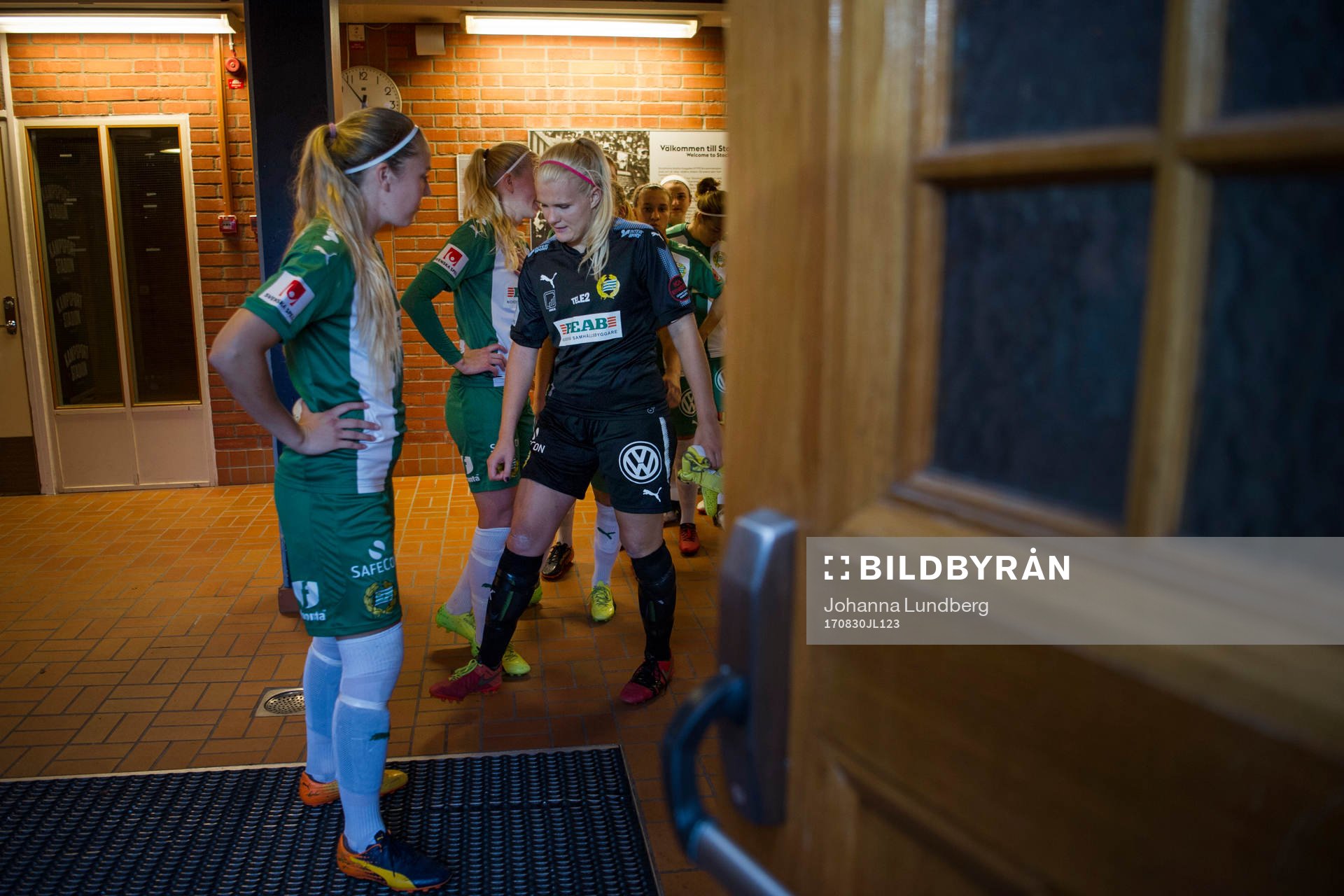 Hammarbys Cathrine Dahlström och målvakt Emma Holmgren
