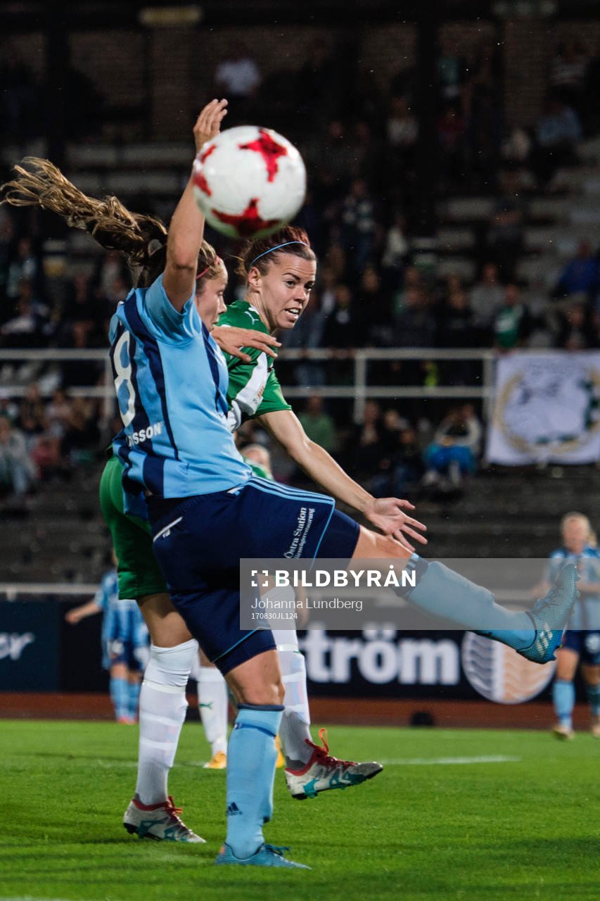 Djurgårdens Michelle Wörner och Hammarbys Amanda Johansson