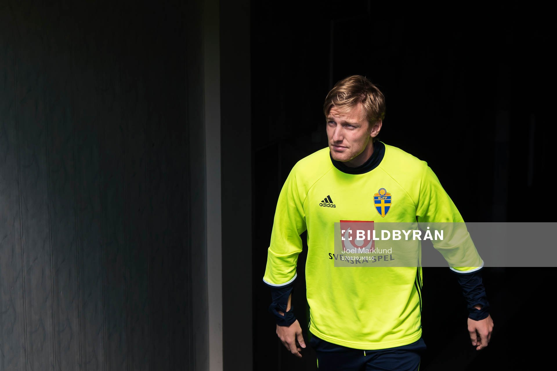 Emil Forsberg på väg ut till Sveriges fotbollslandslags