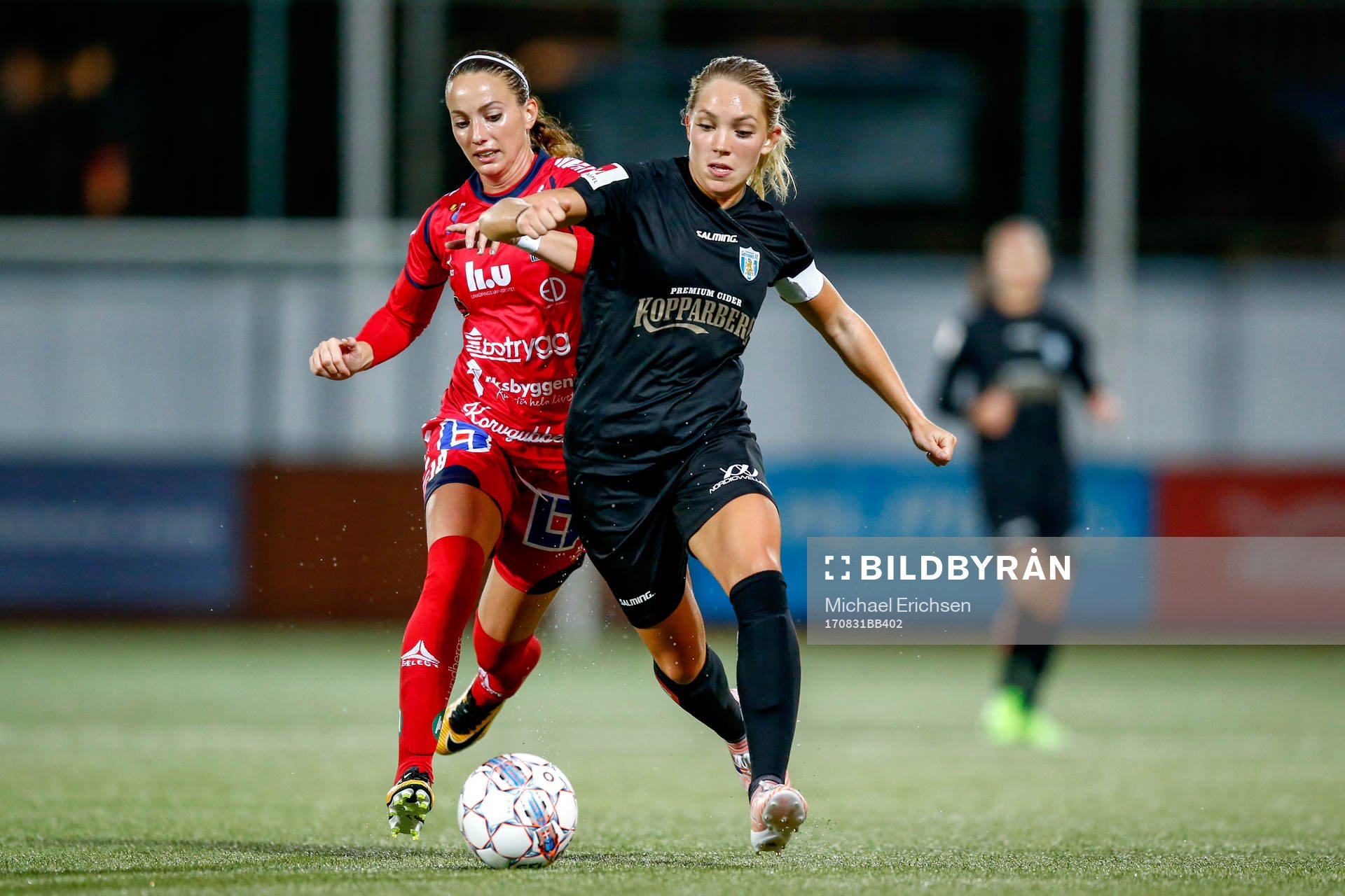 Linköpings Kosovare Asllani och Göteborgs Elin Rubensson