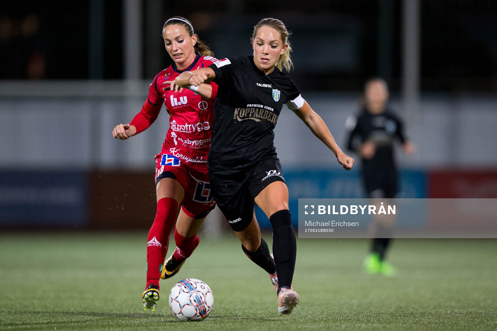 Linköpings Kosovare Asllani och Göteborgs Elin Rubensson