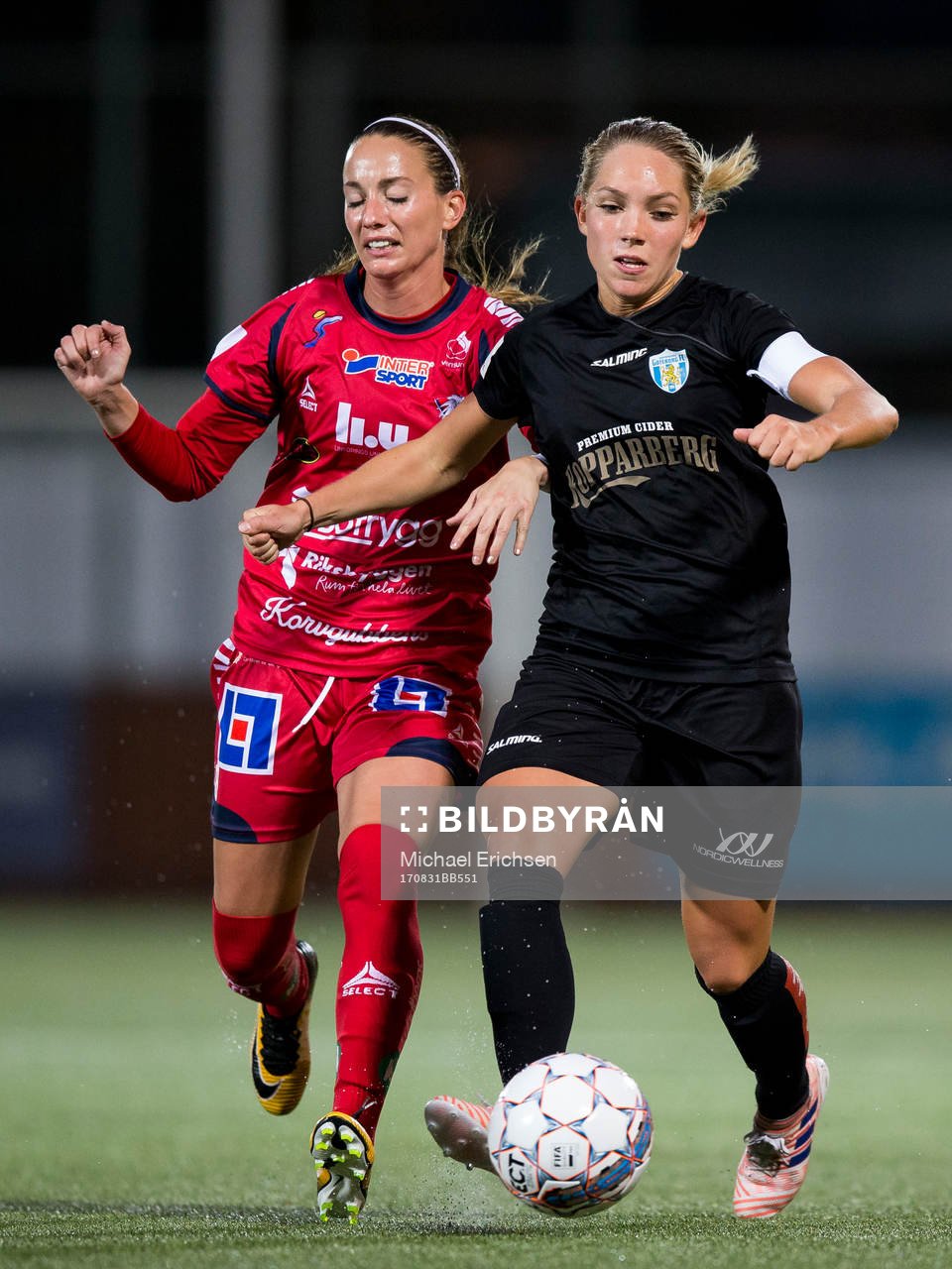 Linköpings Kosovare Asllani och Göteborgs Elin Rubensson
