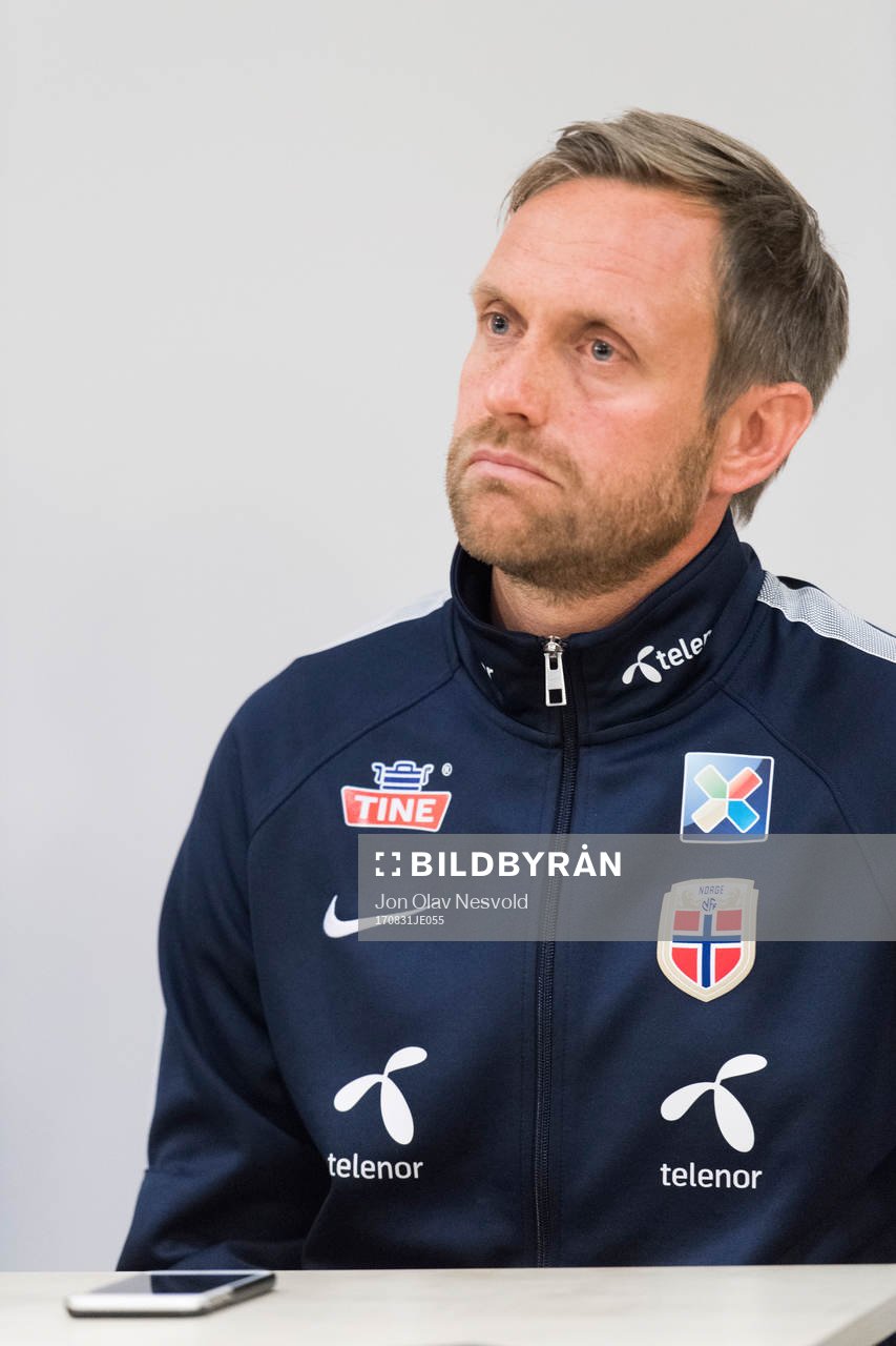 Coach of the women's national team Martin Sjögren comments