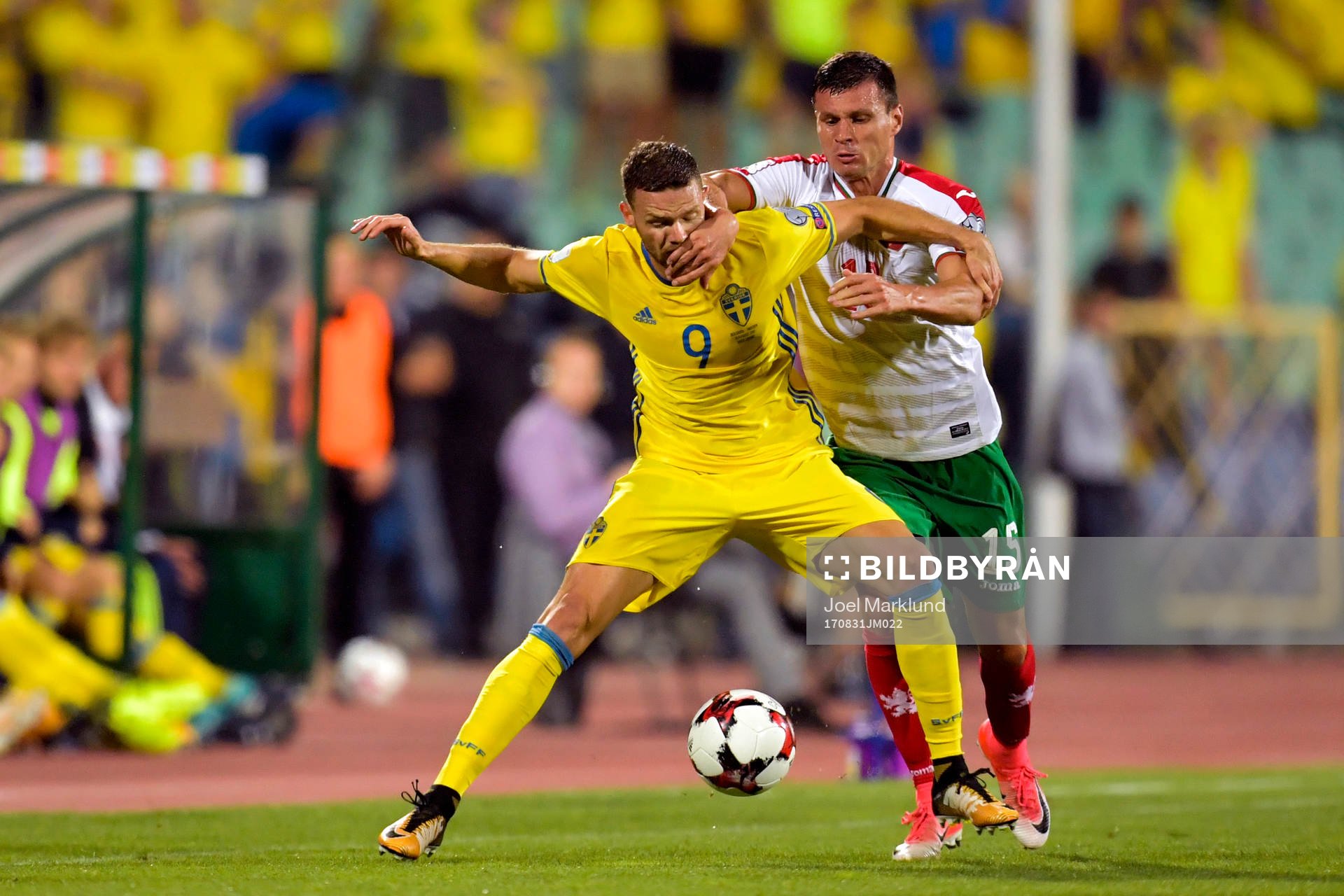 Sveriges Marcus Berg och Bulgariens Vasil Bozhikov