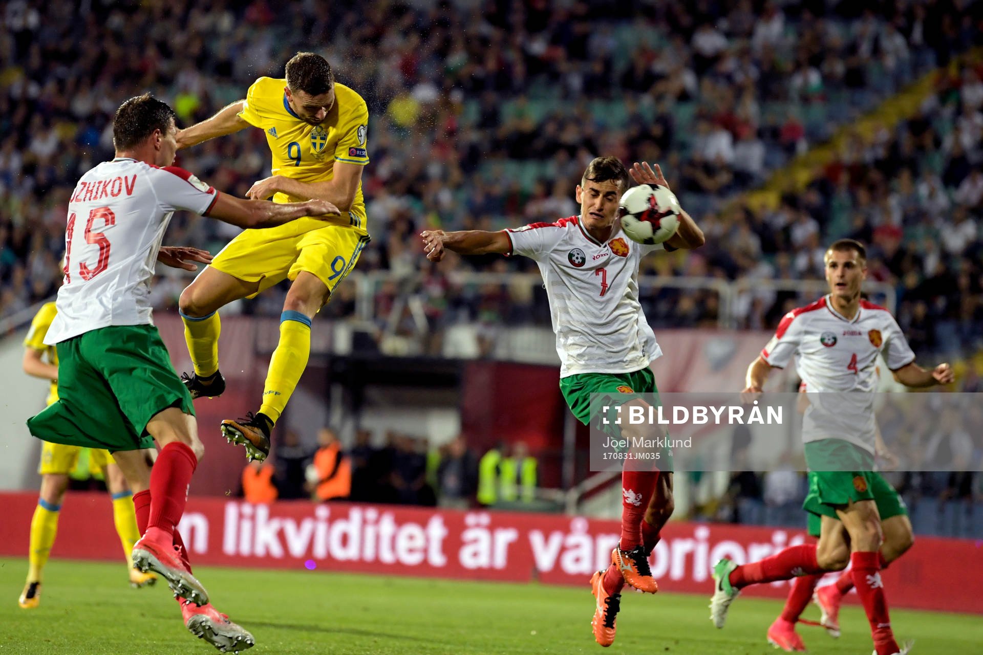 Sveriges Marcus Berg nickar in 2-2
