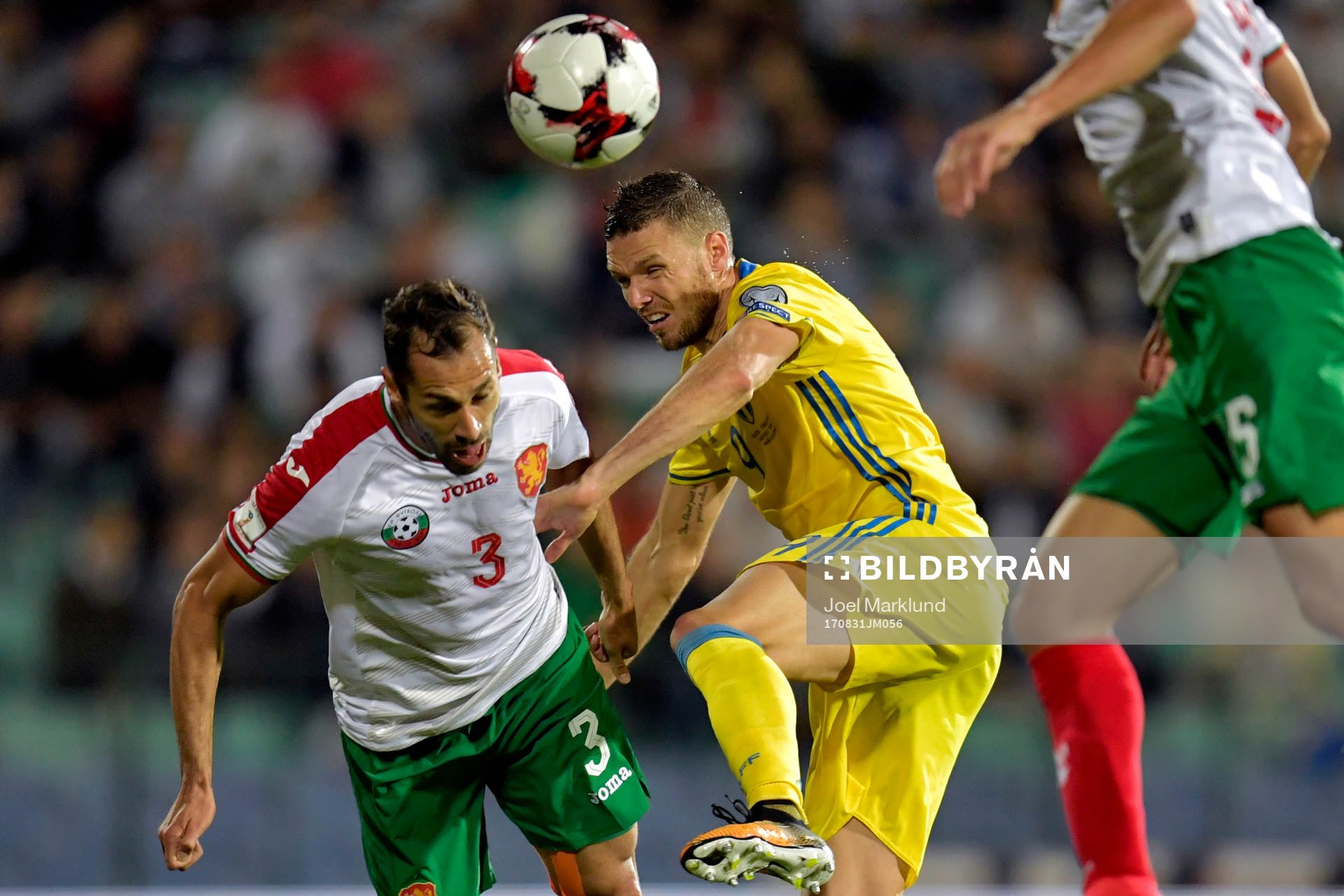 Bulgariens Petar Zanev och Sveriges Marcus Berg