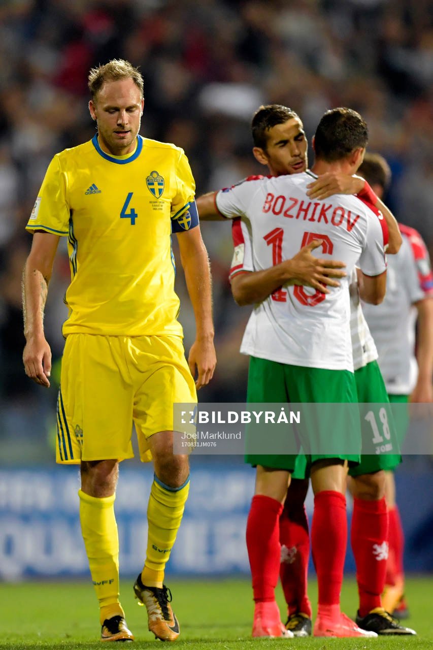 Sveriges Andreas Granqvist deppar och Bulgariens Vasil